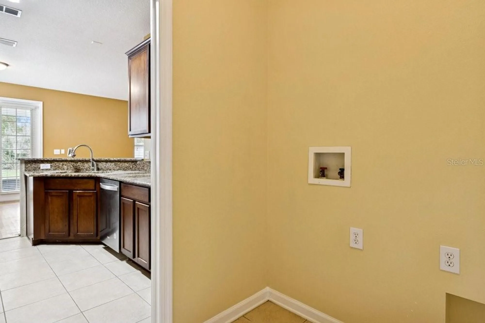 Property Slideshow image 18 of 44 | 902 heron point cir, Deland, FL, 32724