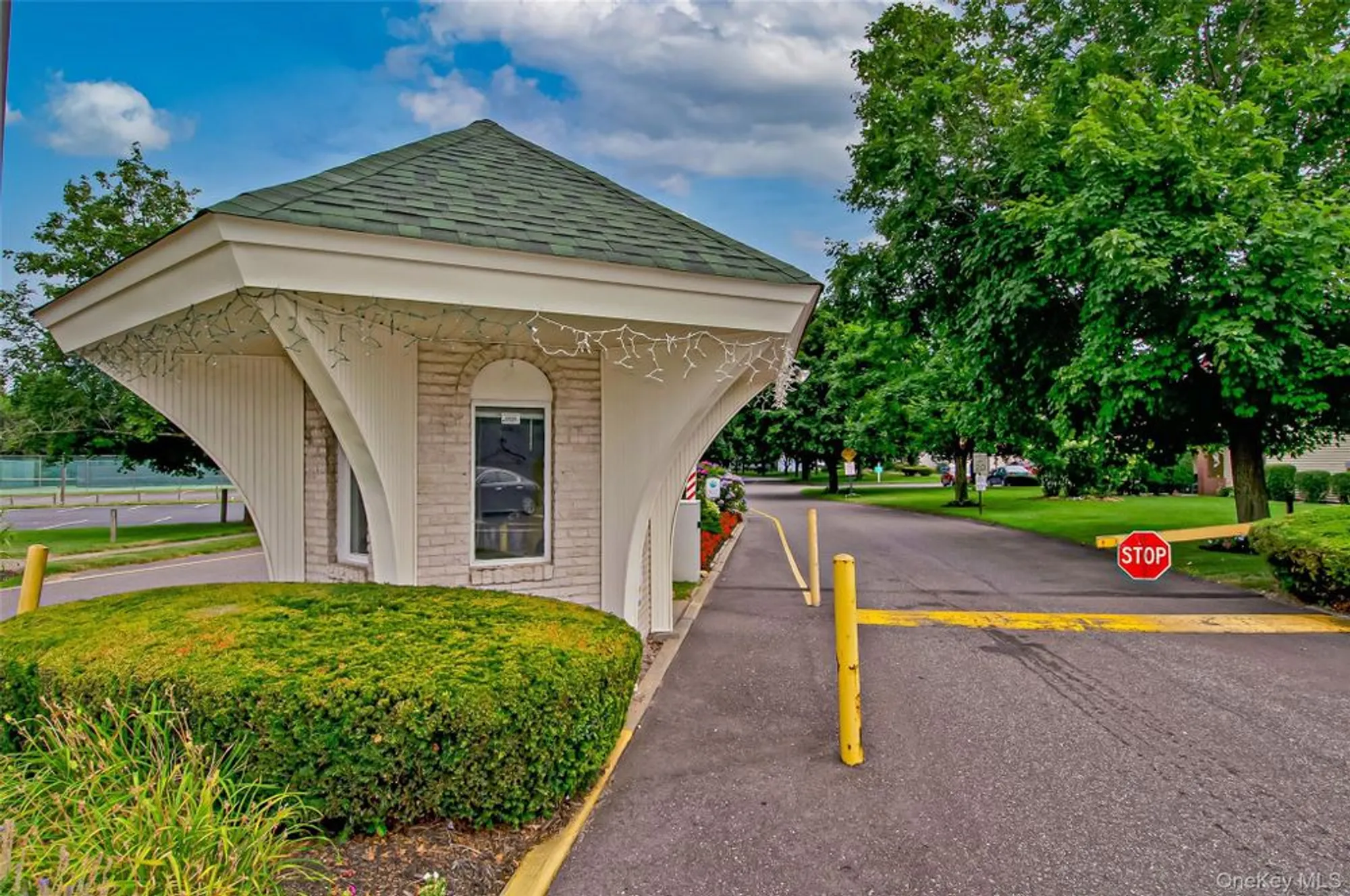 Property Slideshow image 27 of 31 | 705 cabot ct, Saint James, NY, 11780