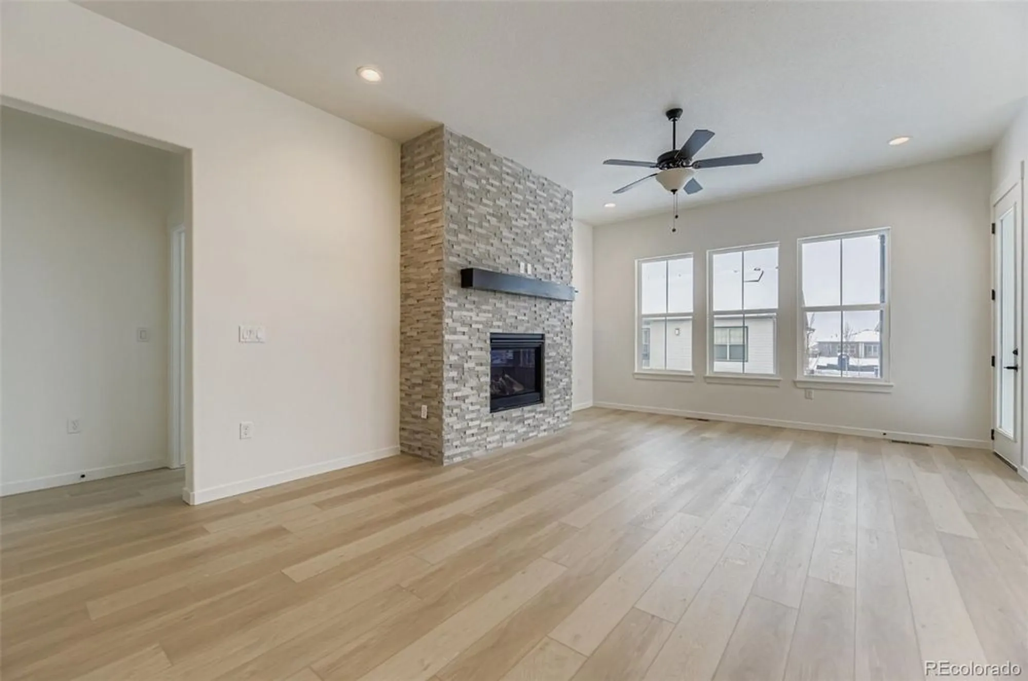 Property Slideshow image 2 of 24 | 8895 s riviera way, Aurora, CO, 80016