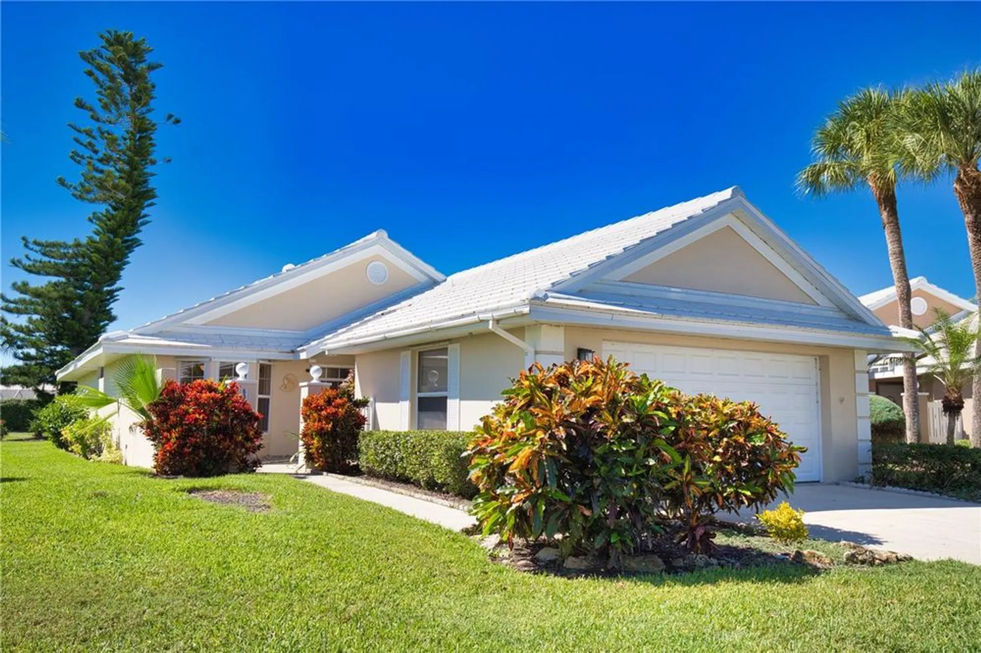 Property Slideshow image 1 of 46 | 698 harrington lake dr 9, Venice, FL, 34293