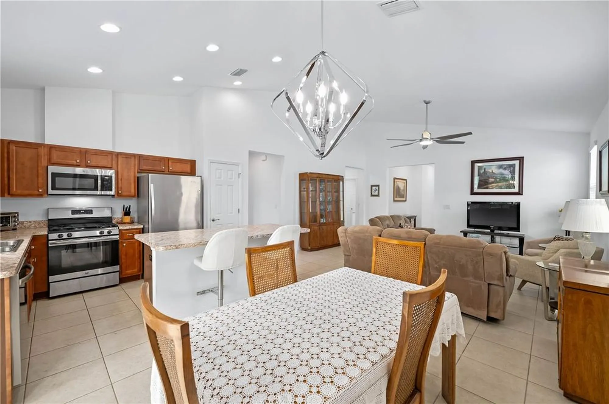 Property Slideshow image 12 of 66 | 5610 nw 37th lane rd, Ocala, FL, 34482