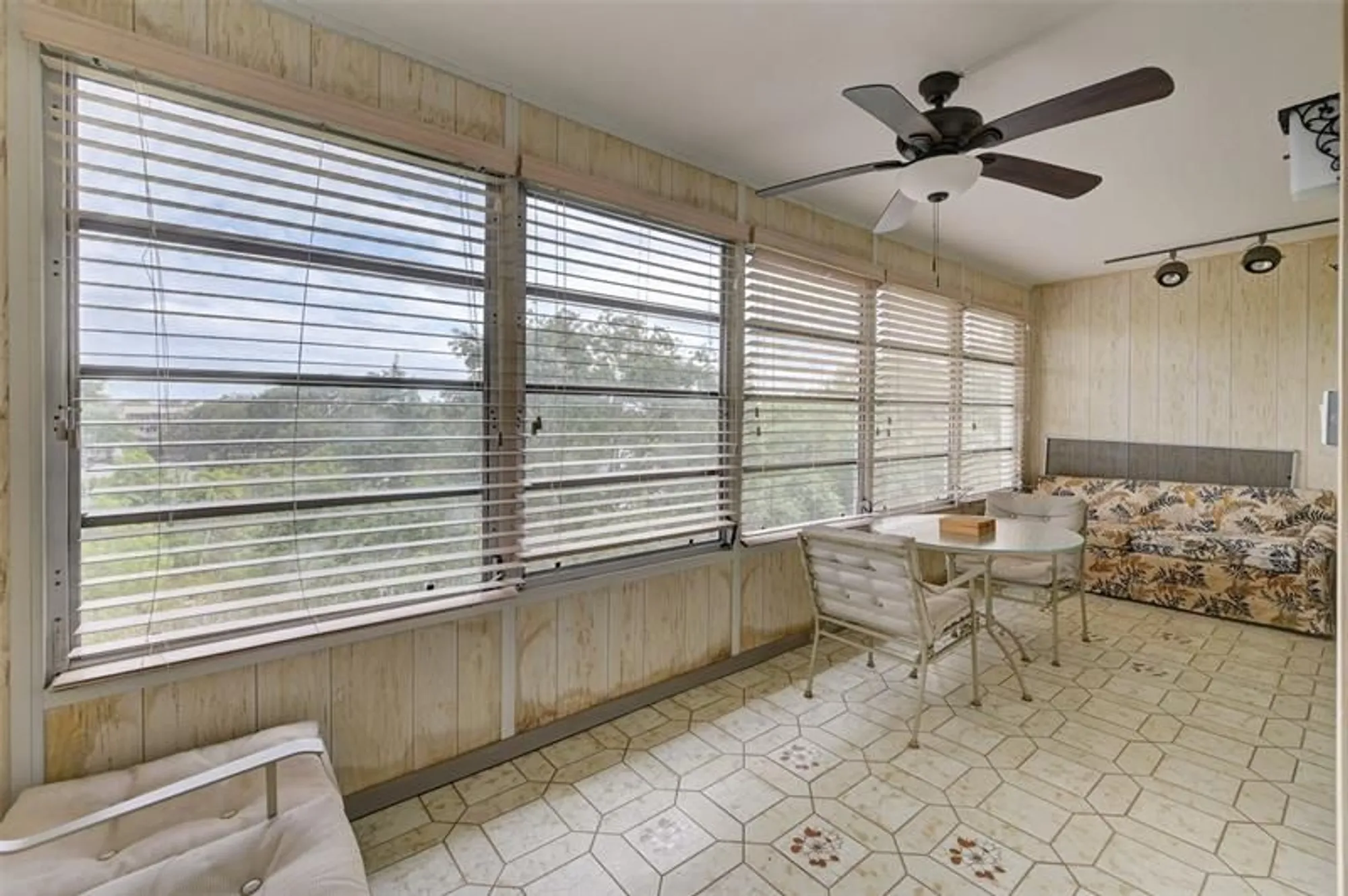 Property Slideshow image 20 of 28 | 2101 lucaya bnd e4, Coconut Creek, FL, 33066