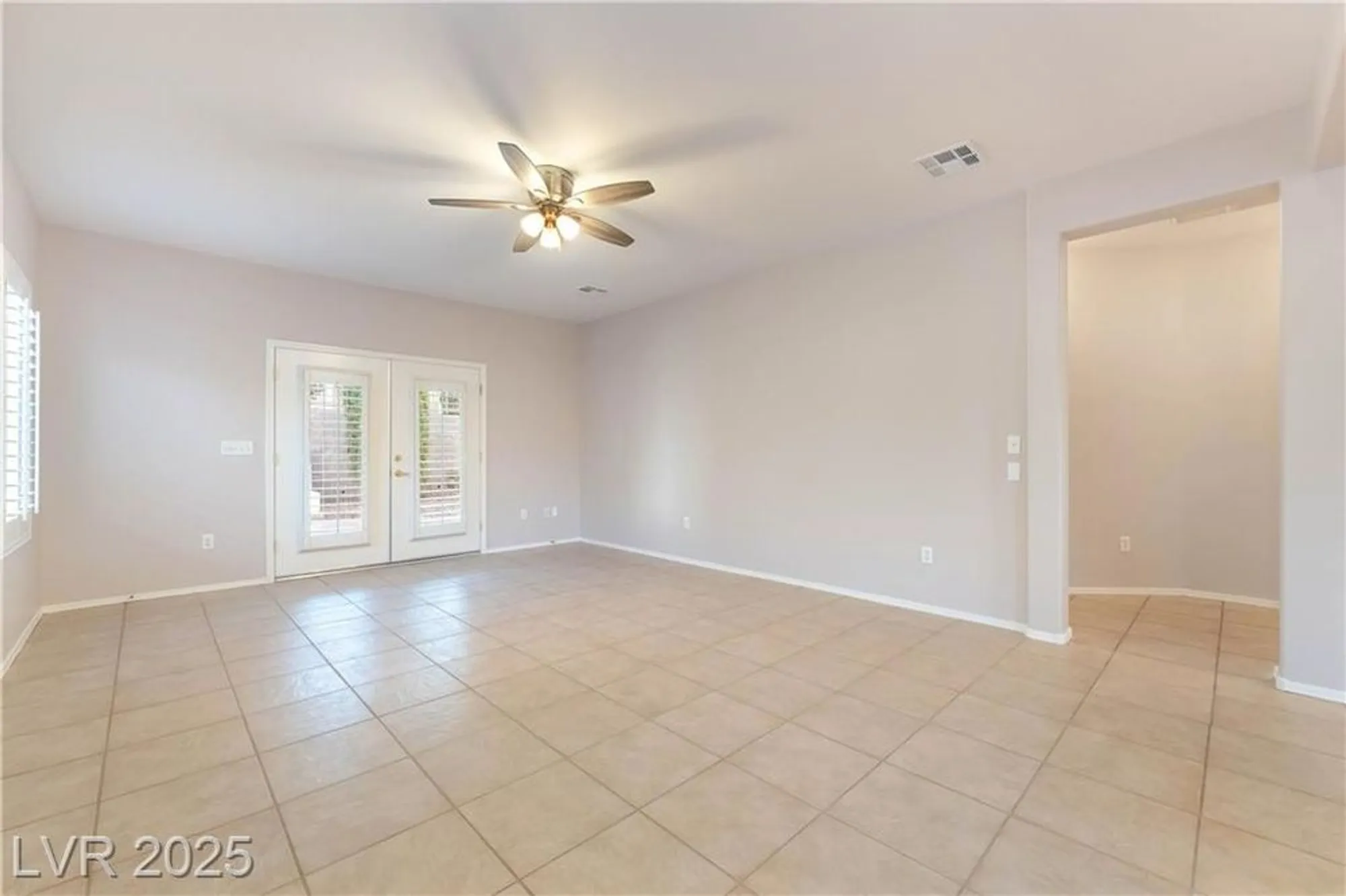 Property Slideshow image 10 of 52 | 2810 meadow park ave, Henderson, NV, 89052