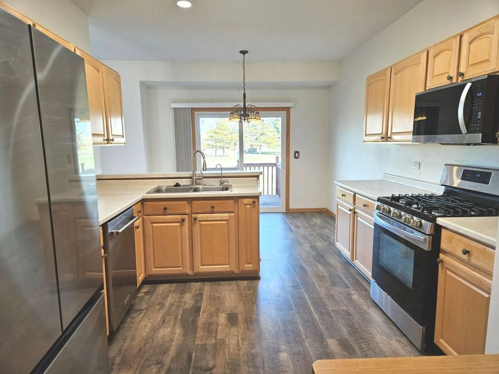 Property Slideshow image 5 of 27 | 21320 w douglas ln, Plainfield, IL, 60544