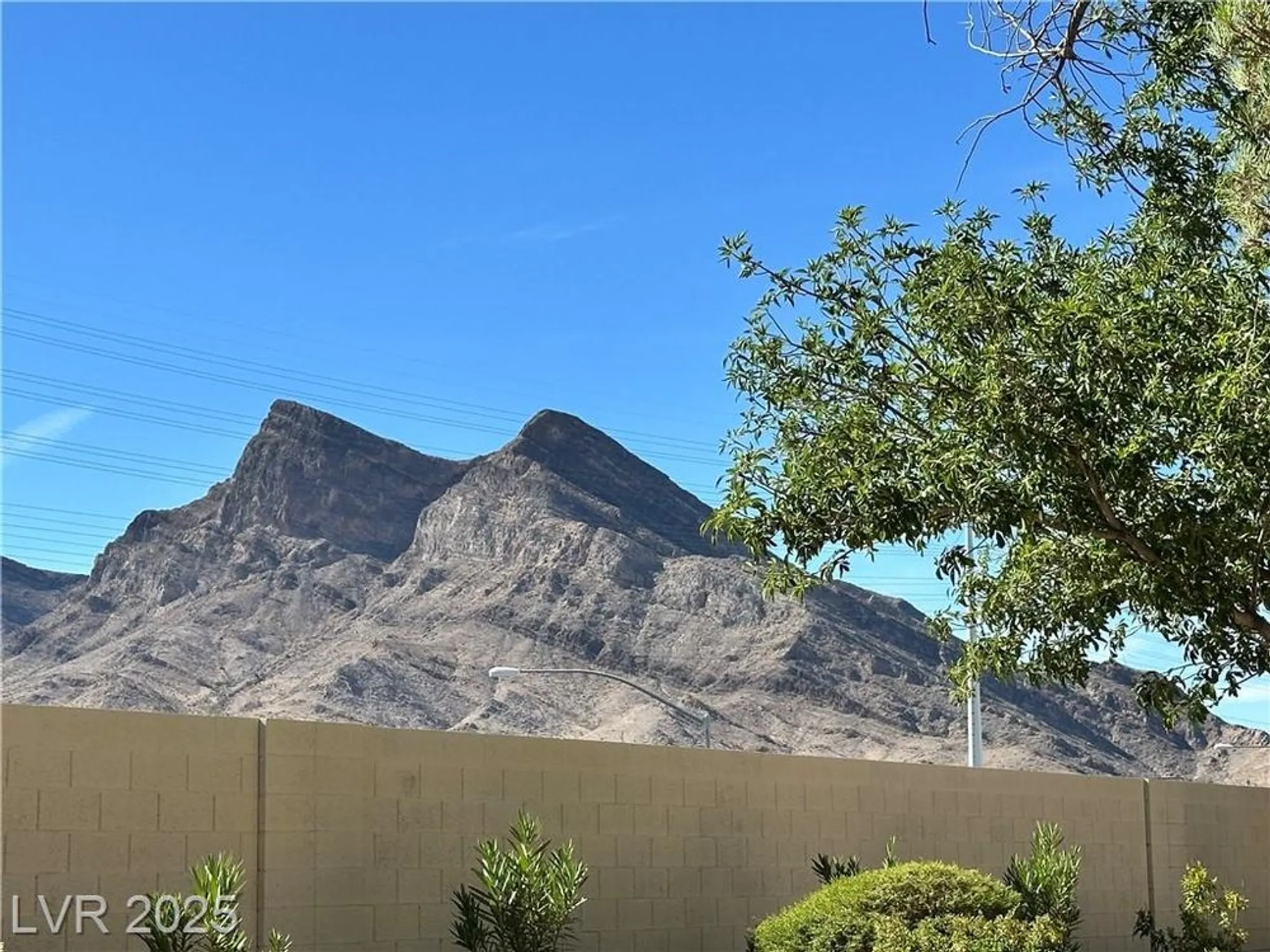 Property Slideshow image 18 of 27 | 2011 sun cliffs st, Las Vegas, NV, 89134