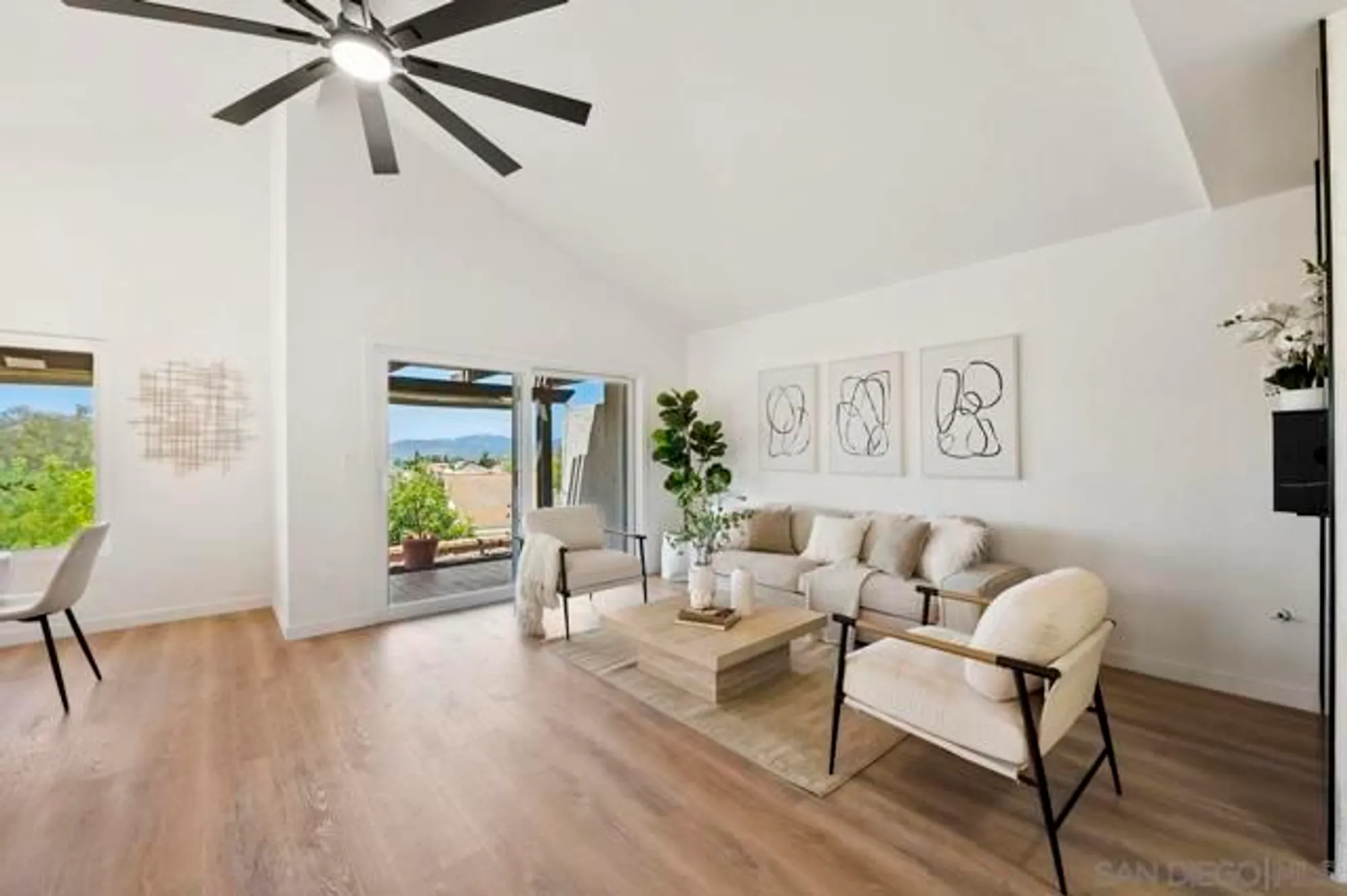 Property Slideshow image 4 of 39 | 17676 corte sobrado, San Diego, CA, 92128