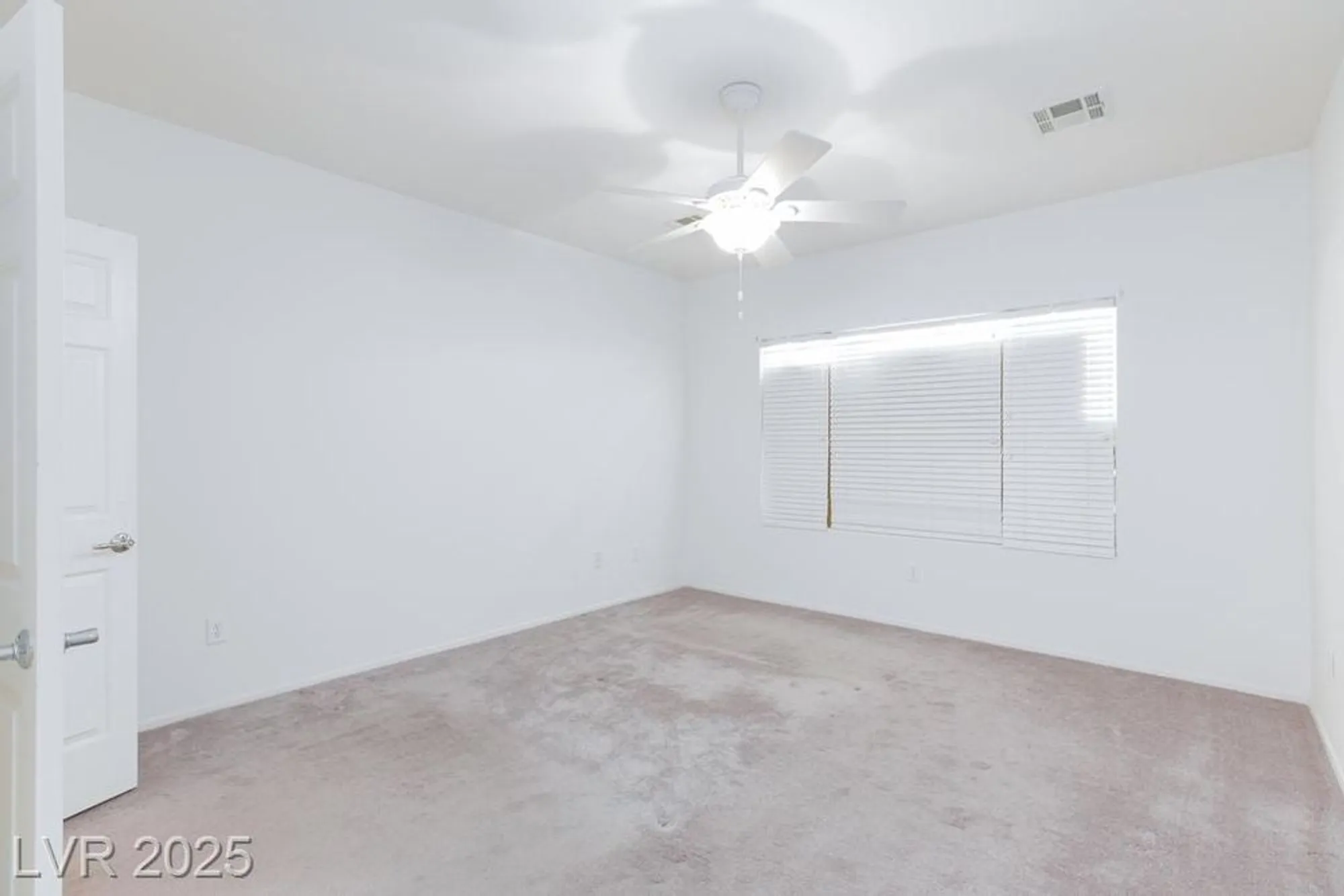 Property Slideshow image 23 of 33 | 7716 homing pigeon st, North Las Vegas, NV, 89084
