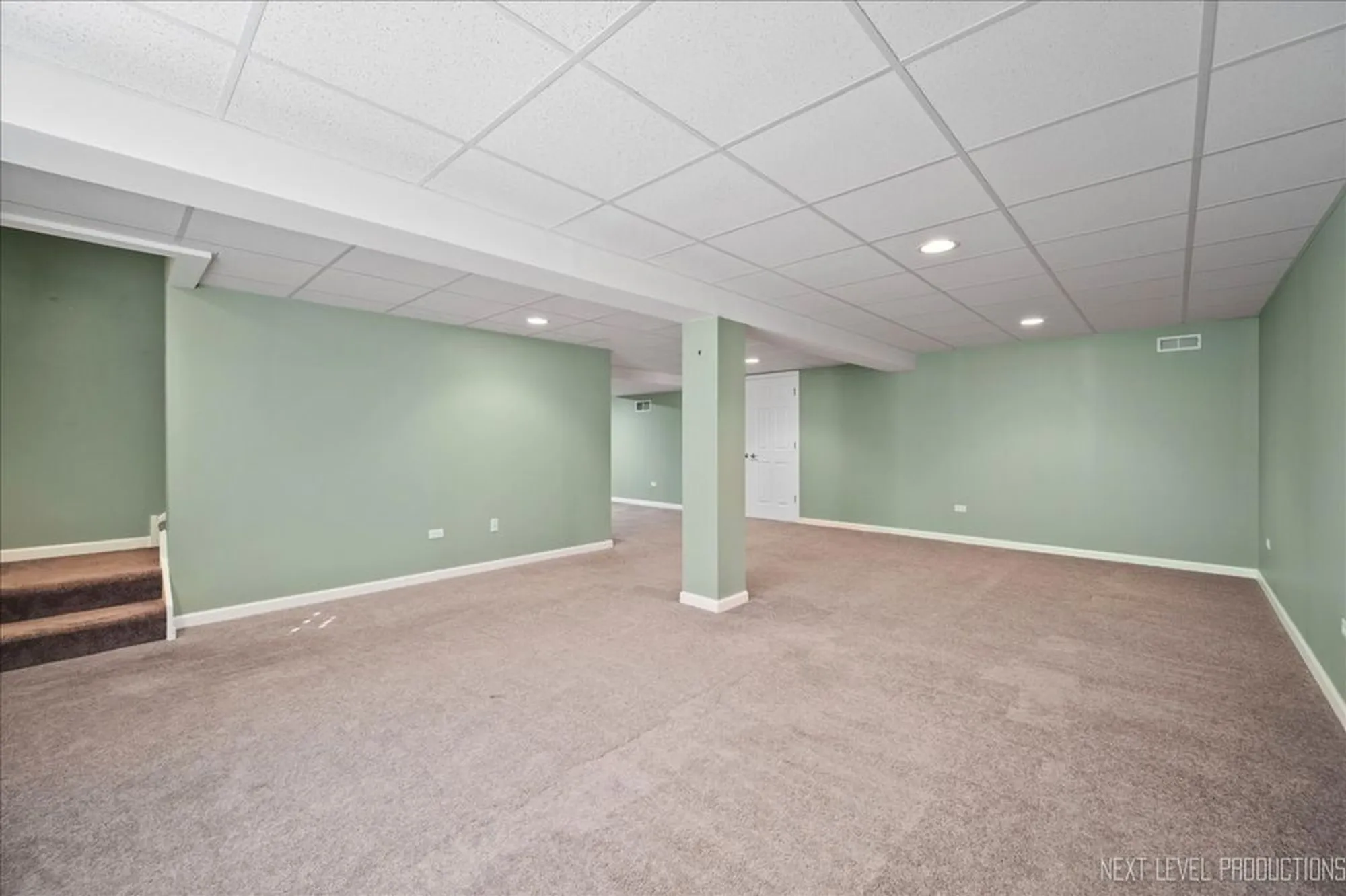 Property Slideshow image 20 of 29 | 712 bohannon cir, Oswego, IL, 60543