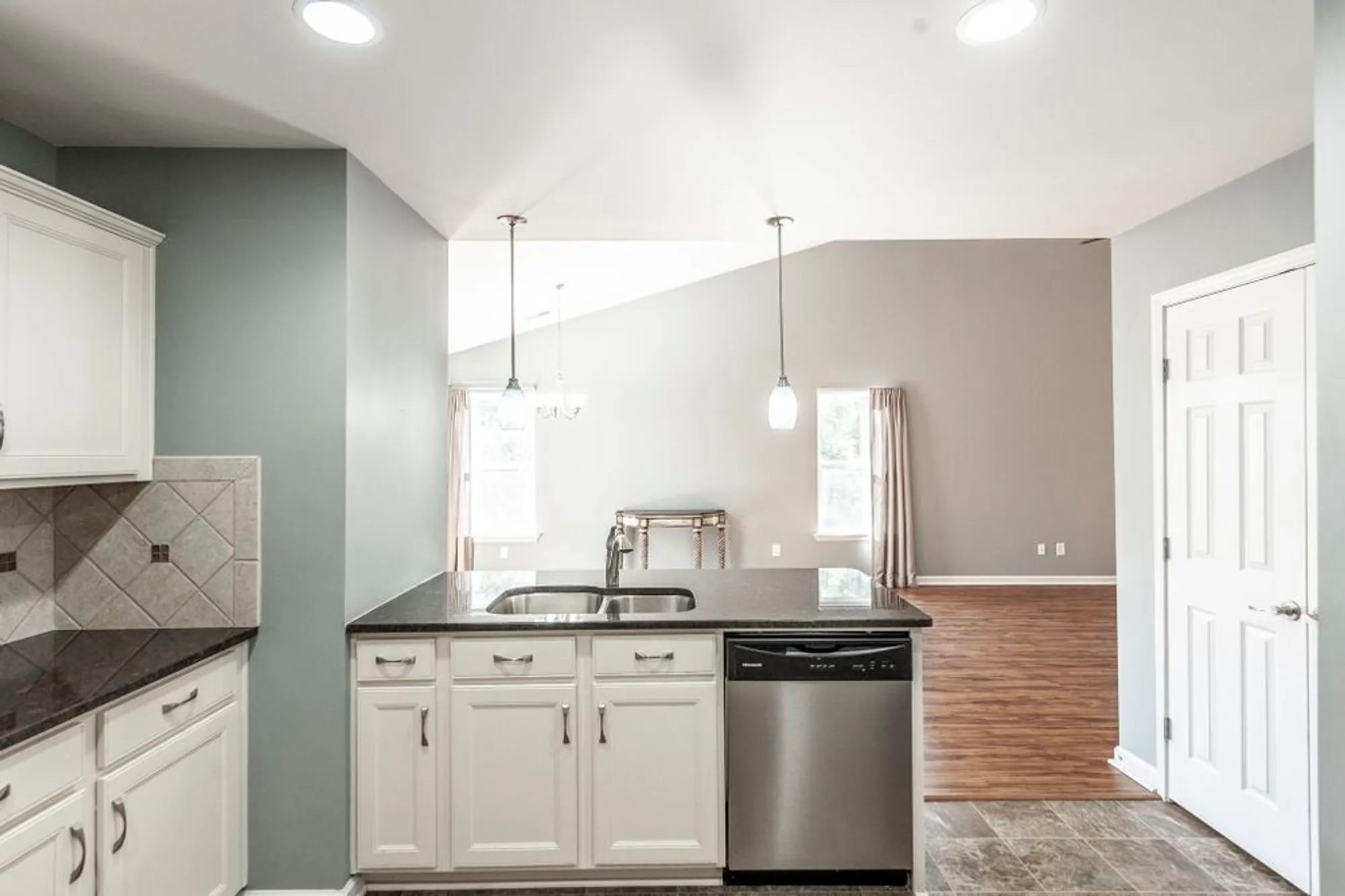 Property Slideshow image 16 of 35 | 395 devon chase hl unit 3001, Gallatin, TN, 37066