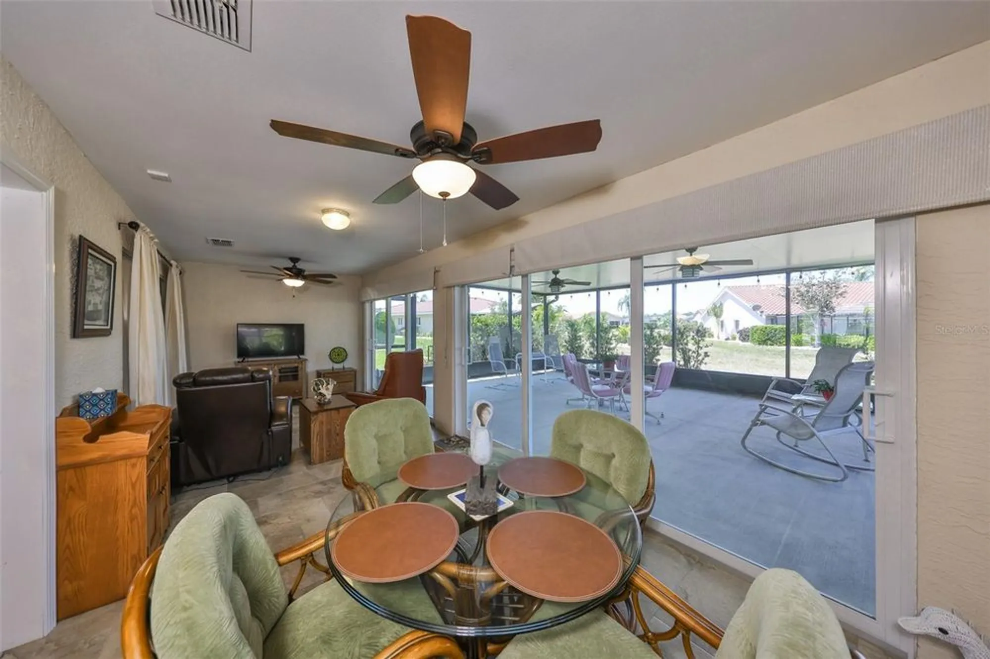 Property Slideshow image 18 of 45 | 2004 berry roberts dr, Sun City Center, FL, 33573