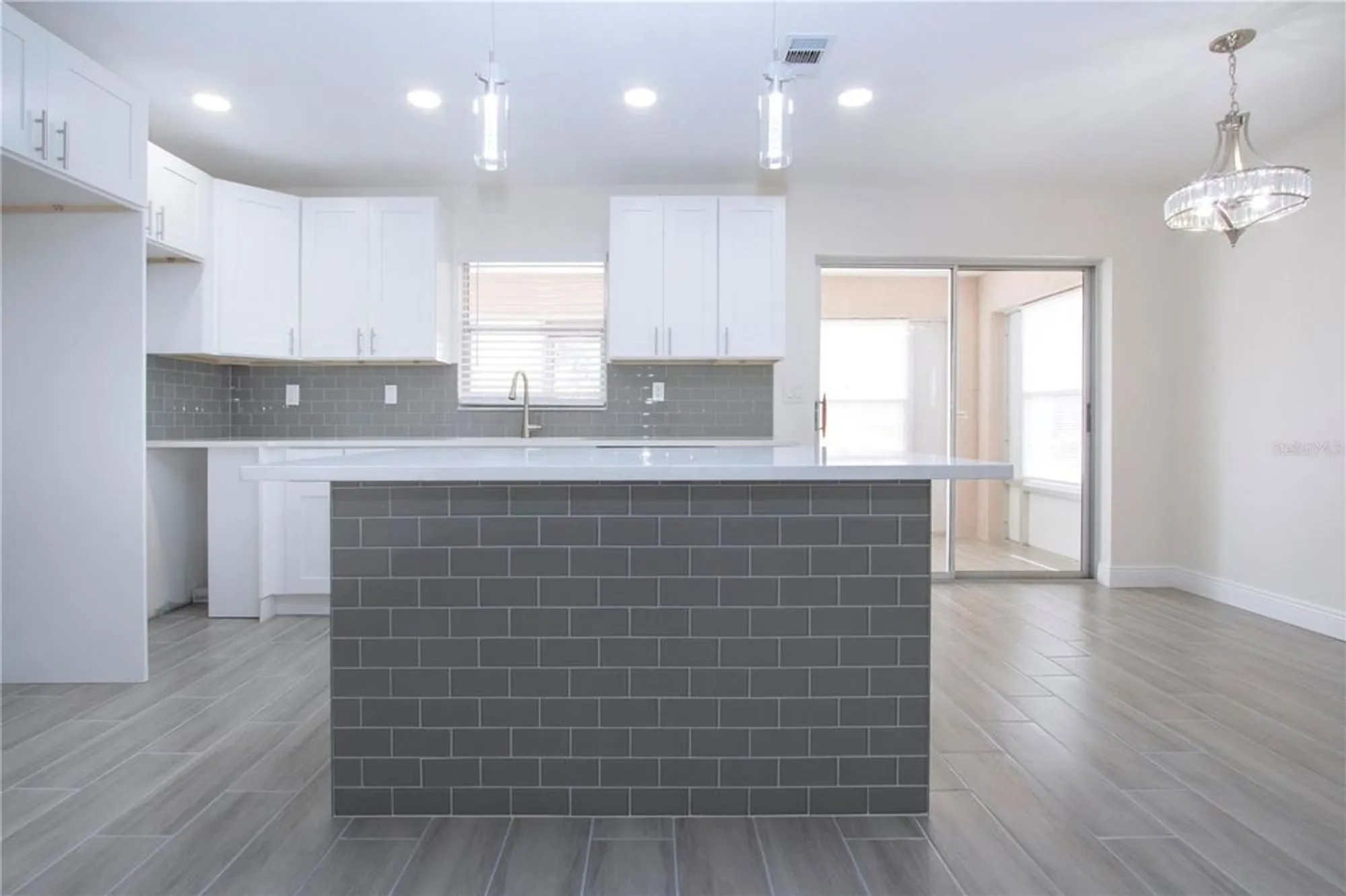 Property Slideshow image 20 of 72 | 1906 canterbury ln 20, Sun City Center, FL, 33573