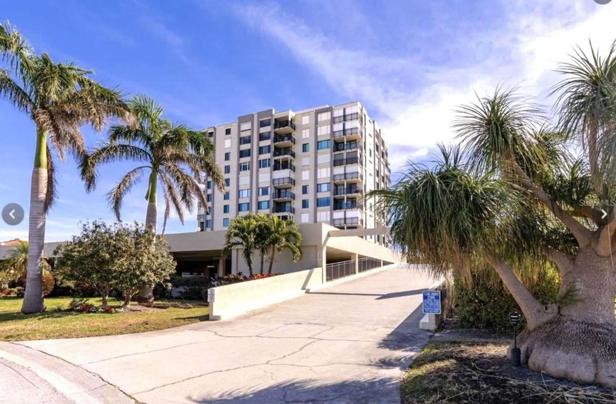 Property Slideshow image 2 of 19 | 6372 palma del mar blvd s apt 705, Saint Petersburg, FL, 33715