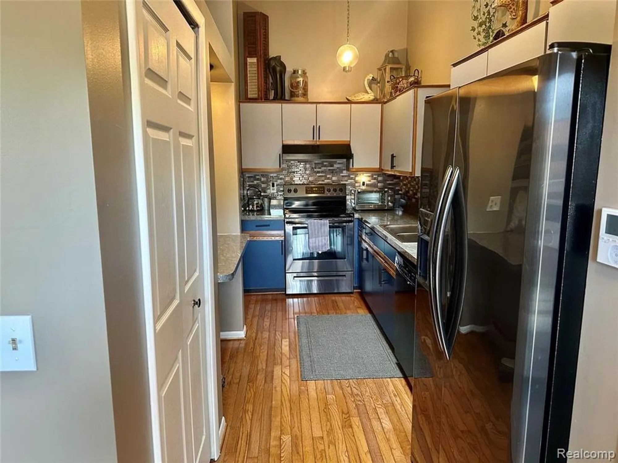 Property Slideshow image 5 of 20 | 25411 concord ln # 4, South Lyon, MI, 48178