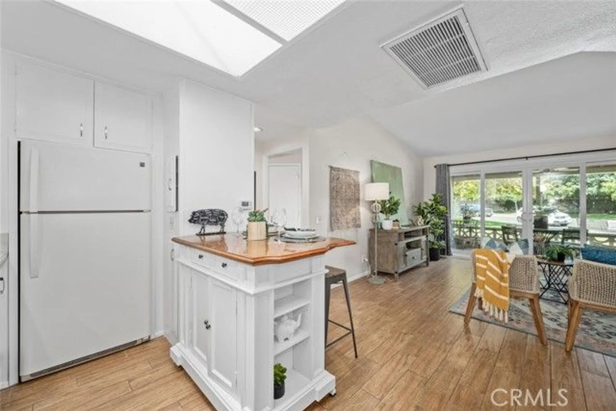 Property Slideshow image 17 of 31 | 13061 del monte dr apt 277l, Seal Beach, CA, 90740