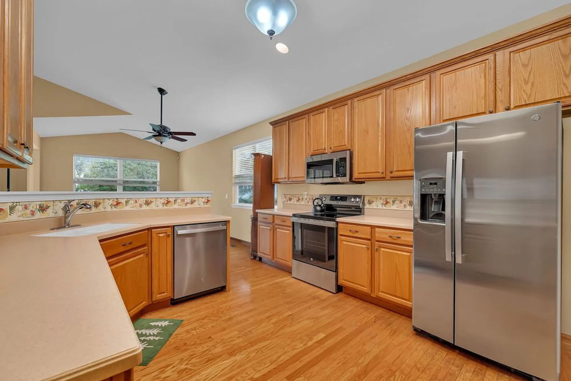 Property Slideshow image 14 of 28 | 746 s mecosta ln, Romeoville, IL, 60446