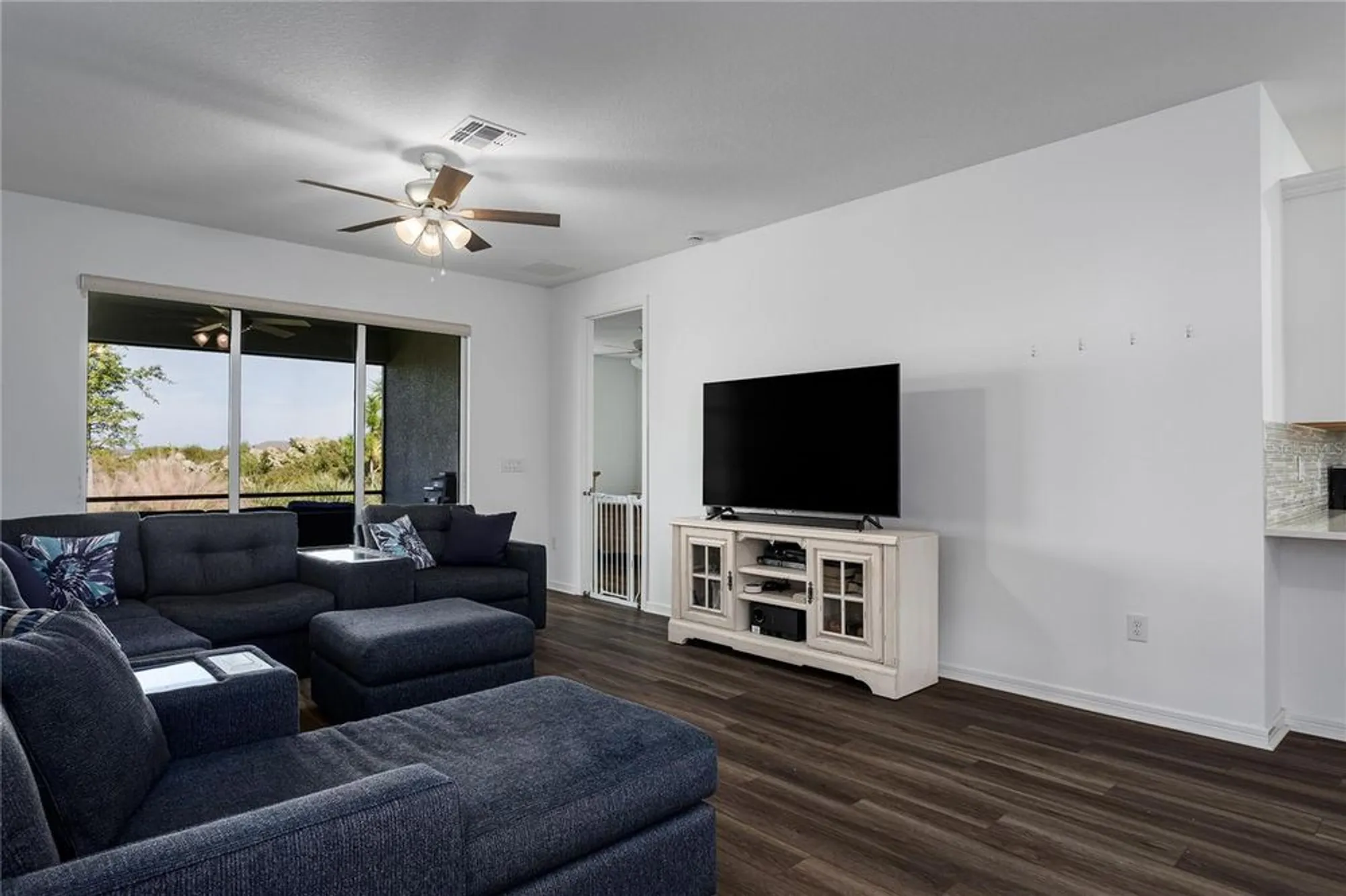 Property Slideshow image 7 of 40 | 10641 spring tide way, Parrish, FL, 34219