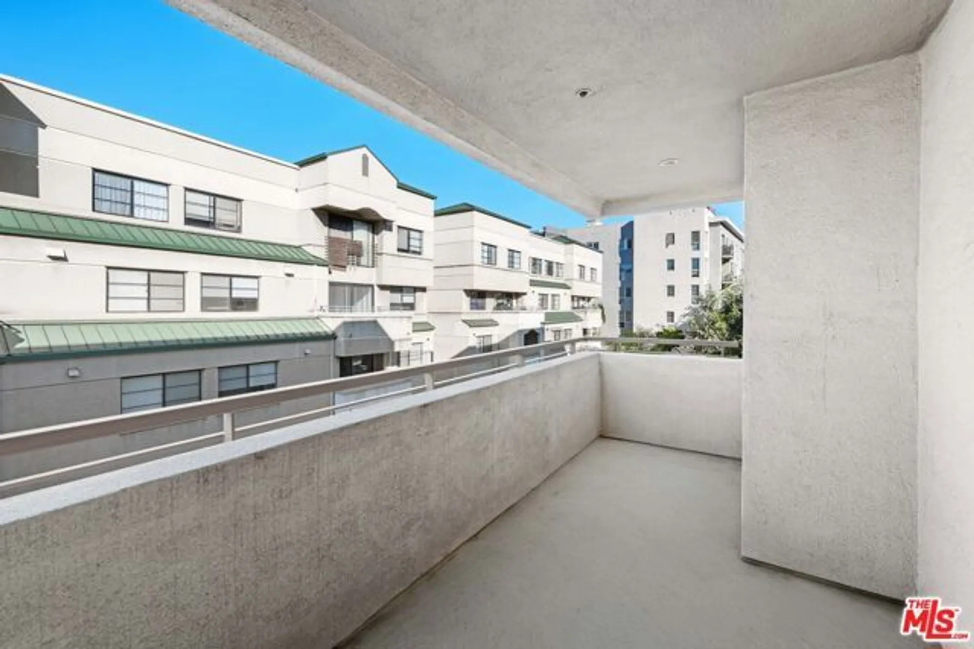 Property Slideshow image 11 of 35 | 267 s san pedro st unit 508, Los Angeles, CA, 90012