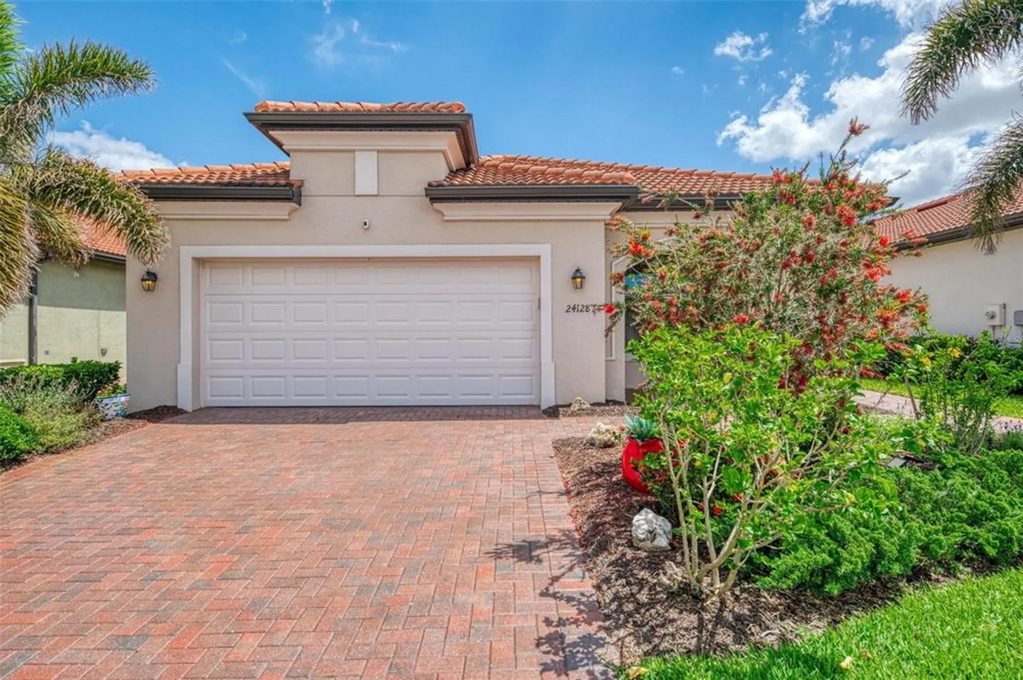 Property Slideshow image 6 of 95 | 24128 spartina dr, Venice, FL, 34293