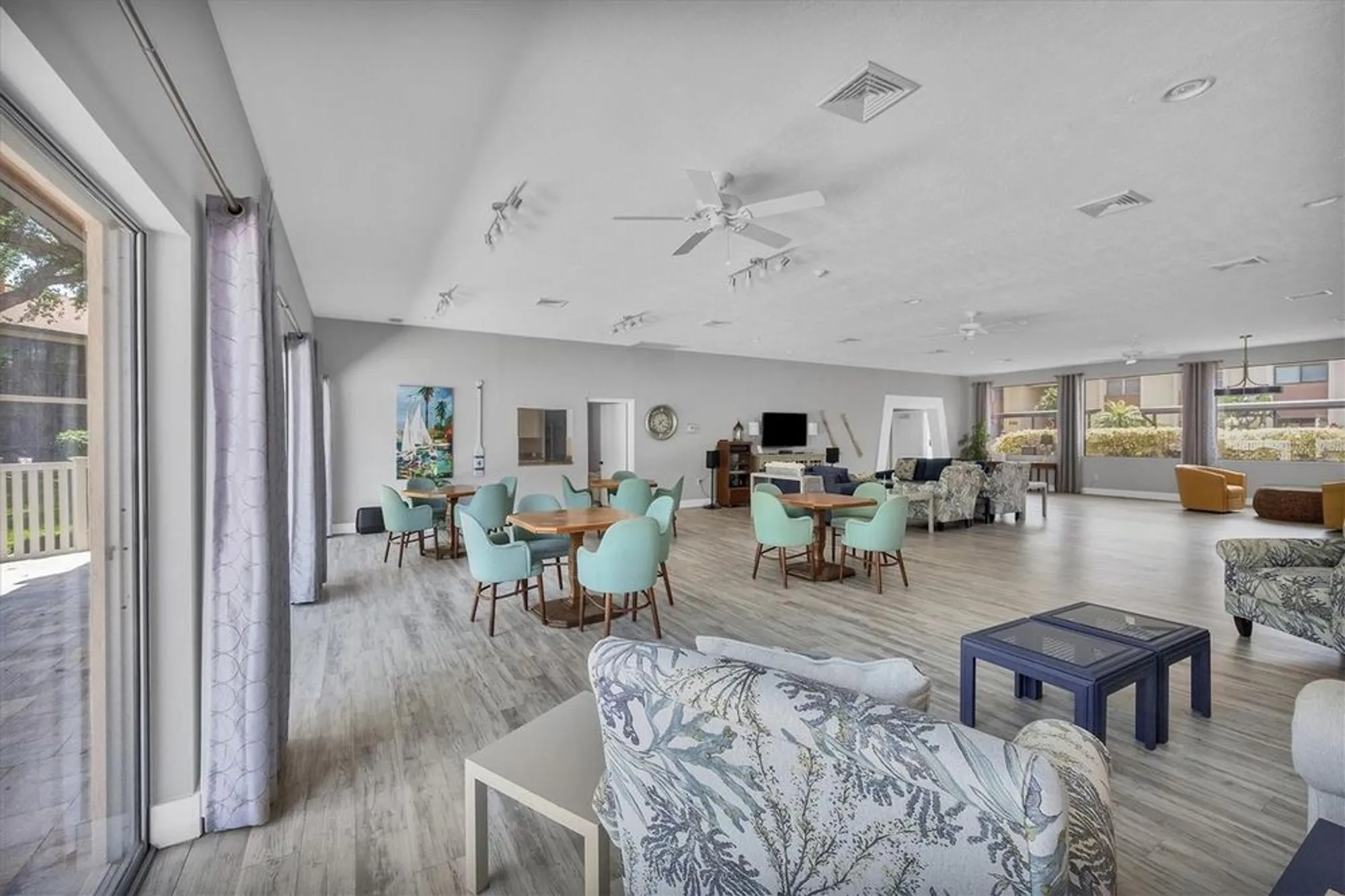 Property Slideshow image 40 of 64 | 2446 clubhouse cir unit 202, Sarasota, FL, 34232