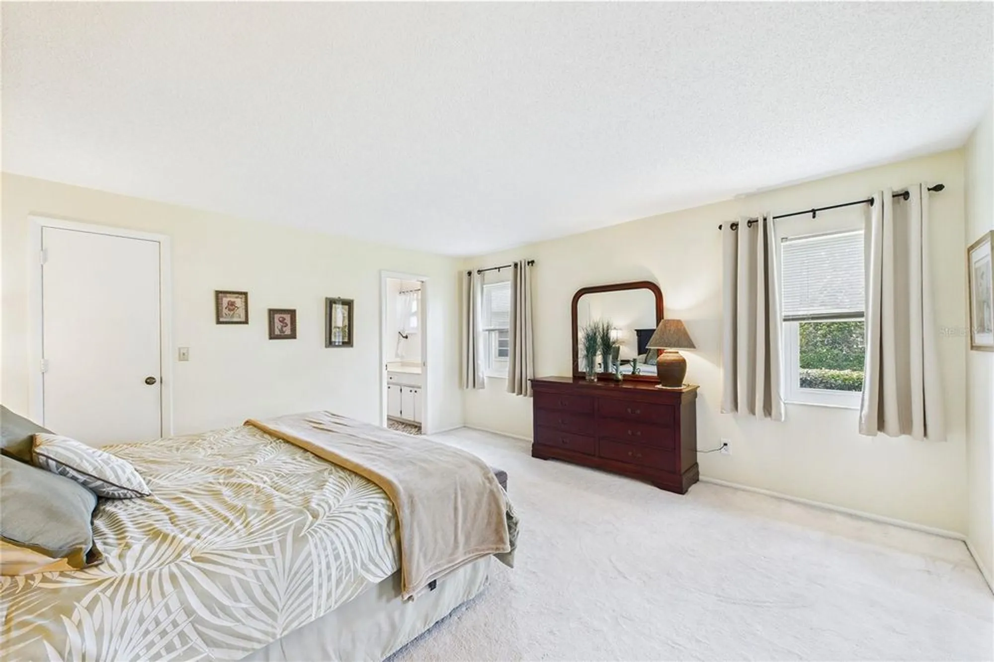 Property Slideshow image 20 of 64 | 6948 w country club dr, Sarasota, FL, 34243