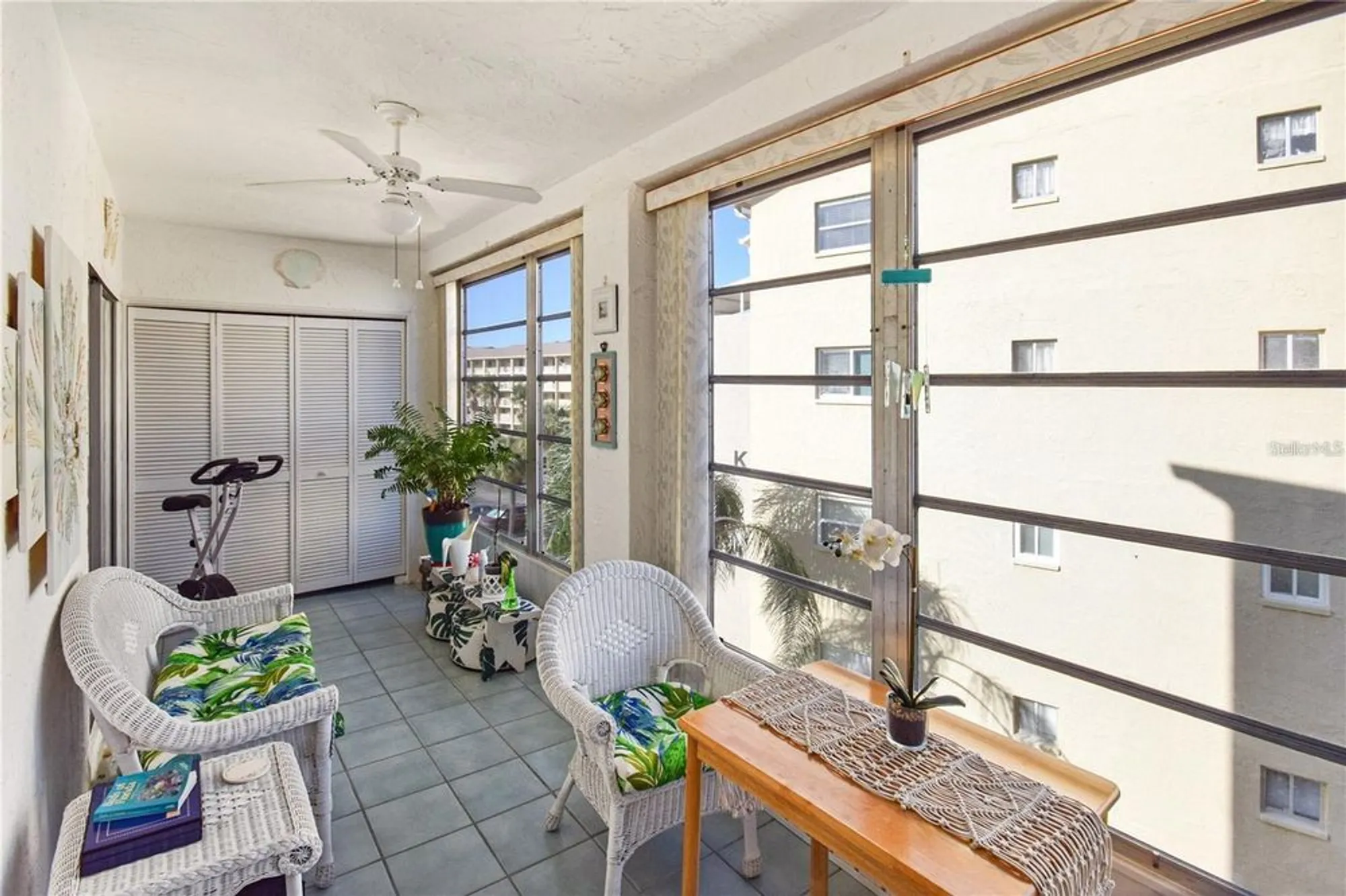 Property Slideshow image 18 of 43 | 3617 lake bayshore dr j-401, Bradenton, FL, 34205