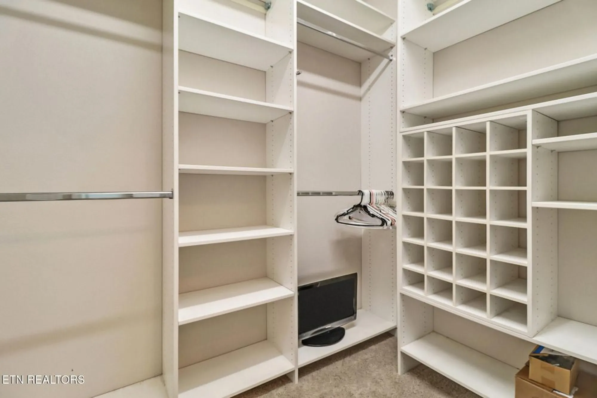 Property Slideshow image 25 of 52 | 123 lafayette pt apt 1, Crossville, TN, 38558