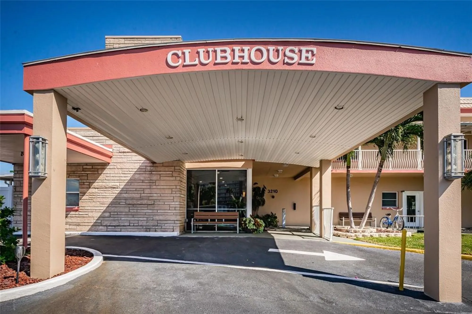 Property Slideshow image 51 of 99 | 5925 shore blvd 505, Gulfport, FL, 33707