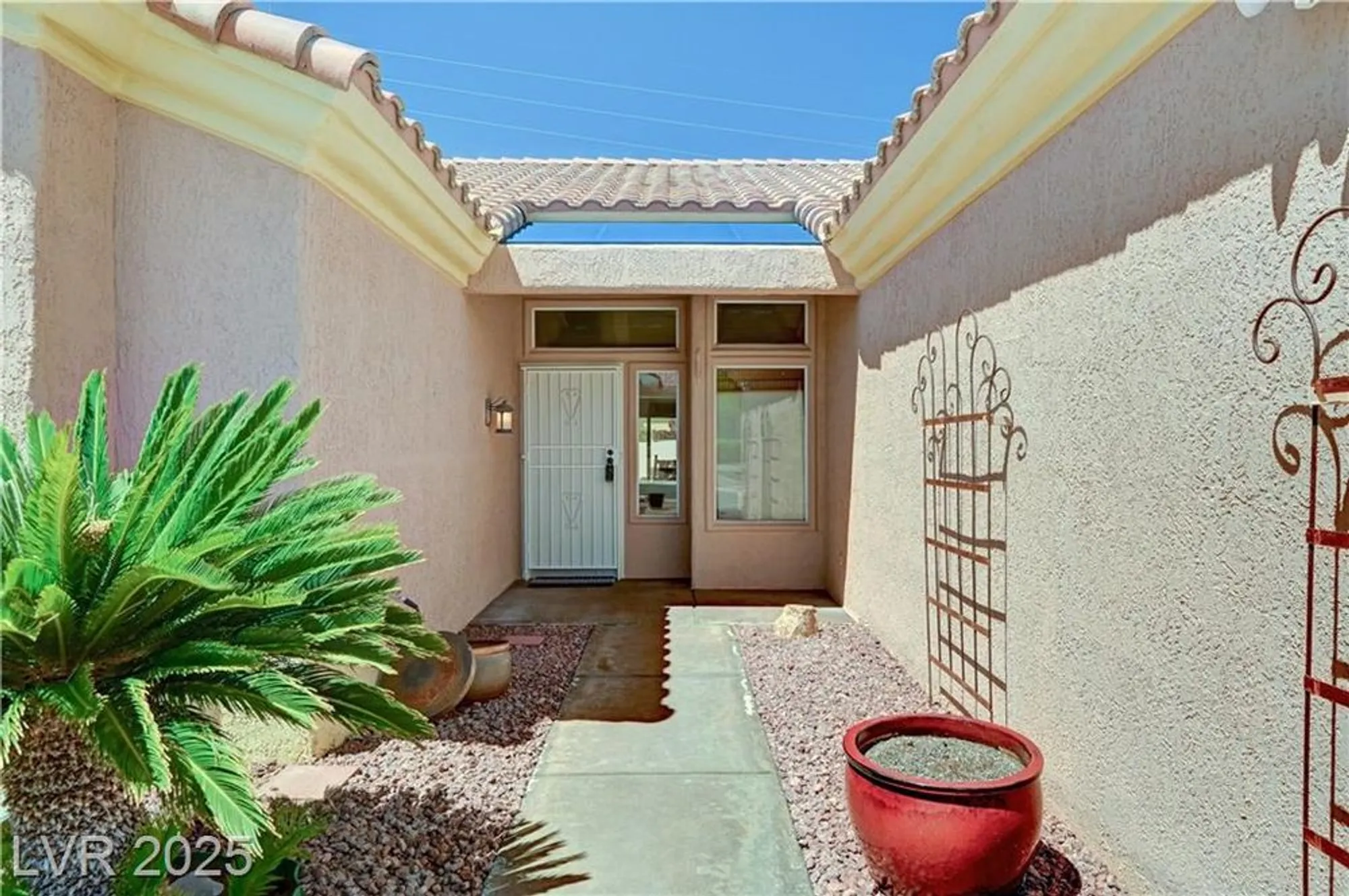 Property Slideshow image 6 of 78 | 10020 villa ridge dr, Las Vegas, NV, 89134