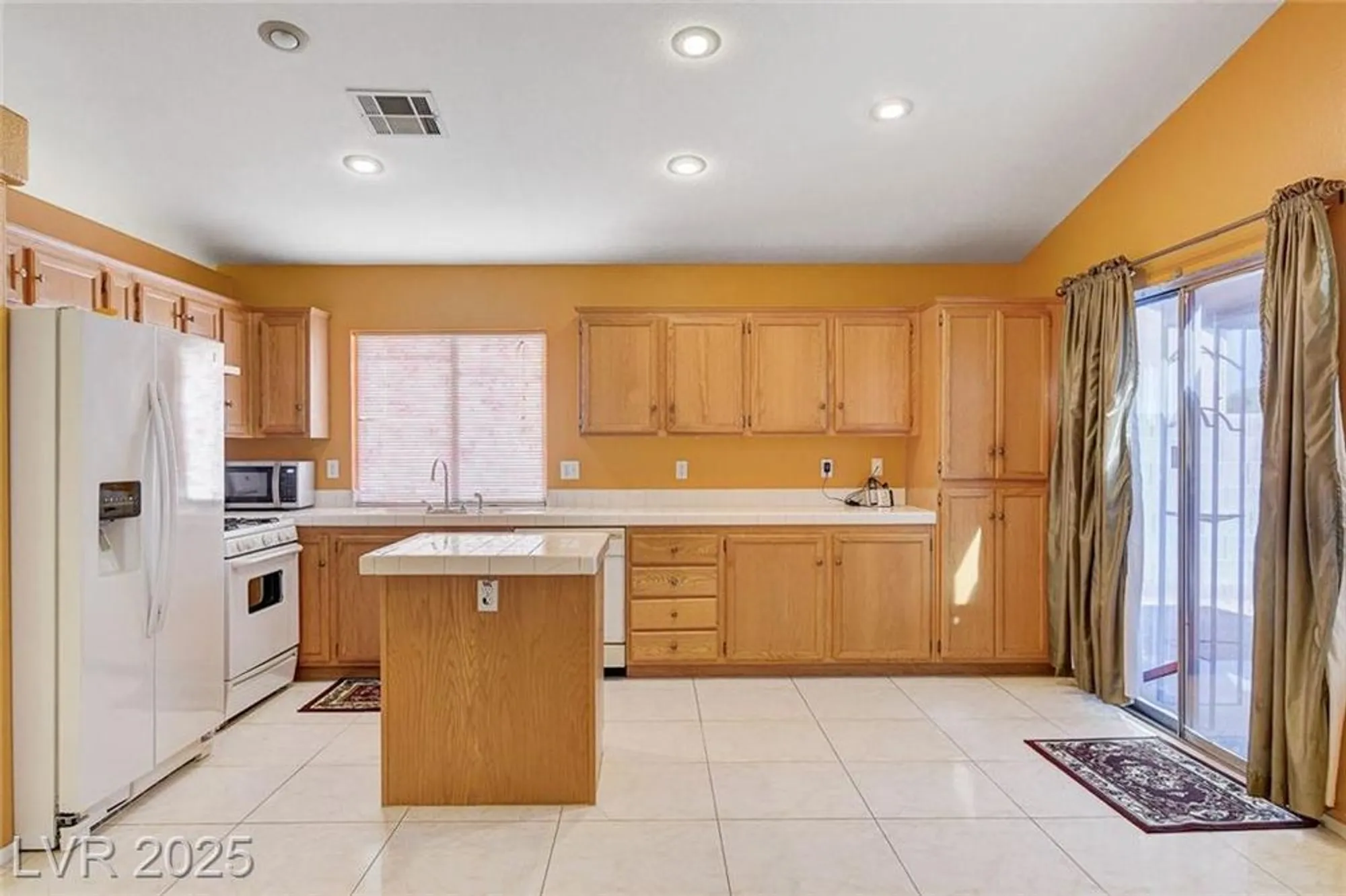 Property Slideshow image 15 of 40 | 5524 morningcross st, Las Vegas, NV, 89130