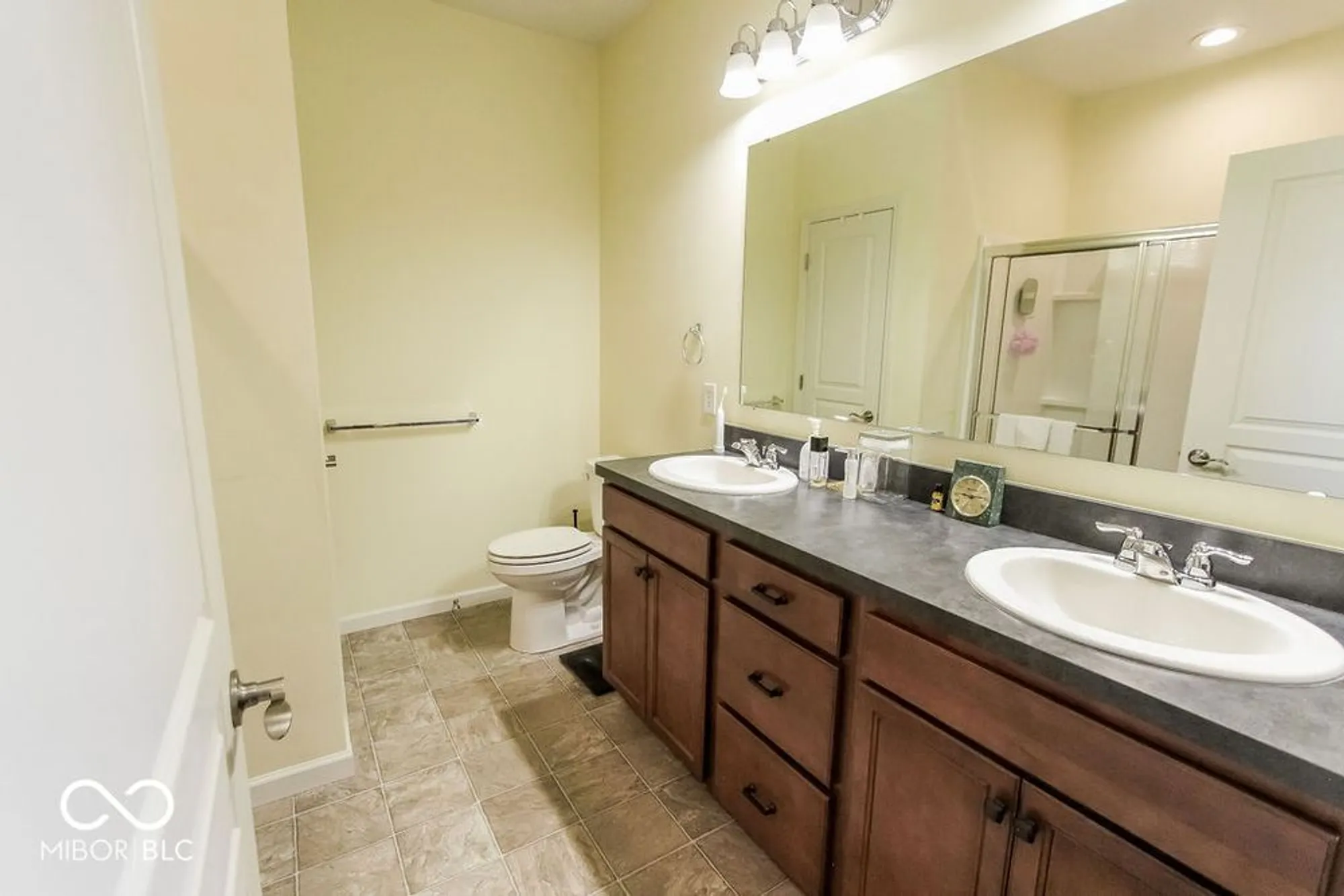 Property Slideshow image 29 of 54 | 12790 arista ln, Fishers, IN, 46037