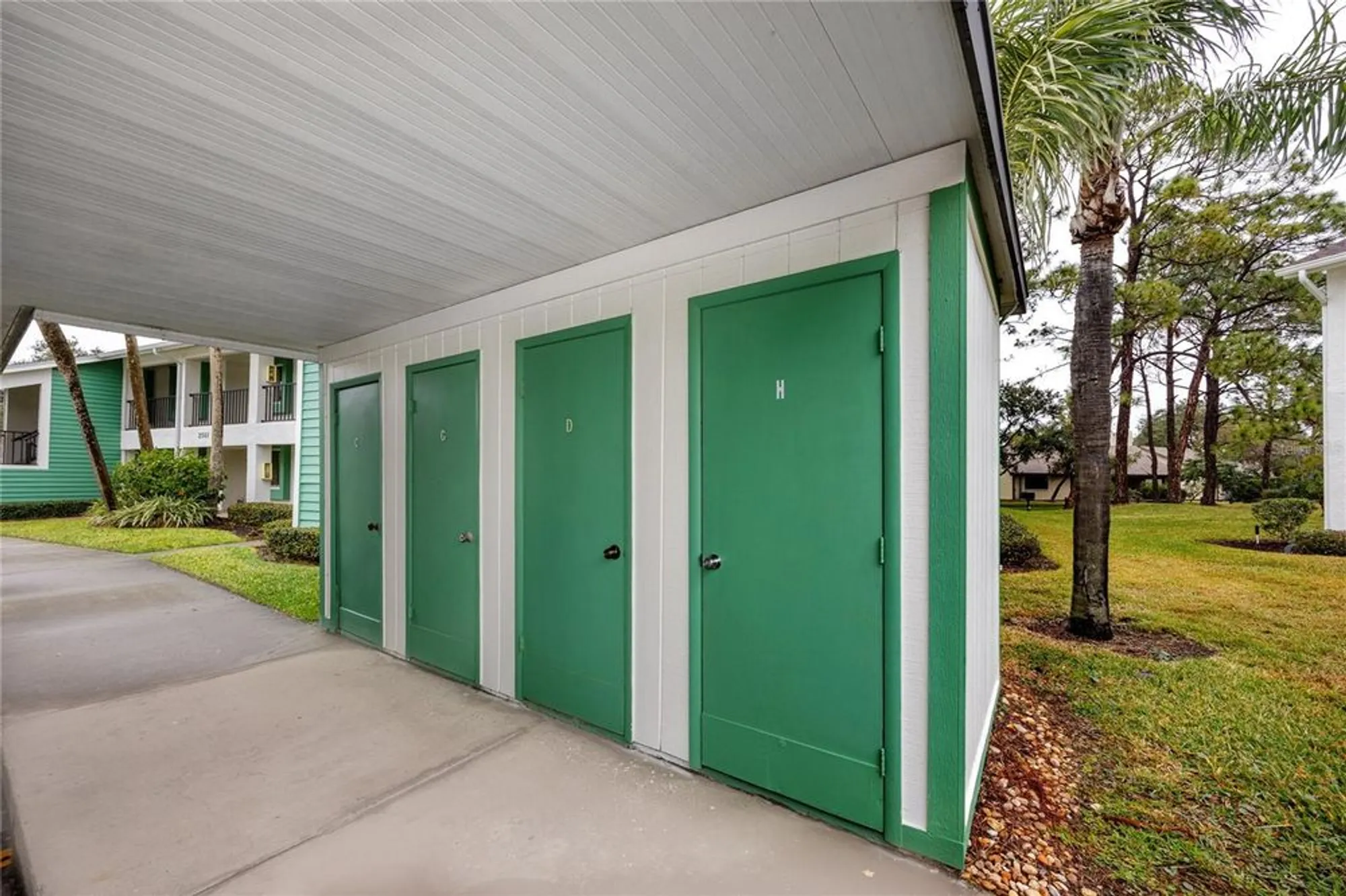 Property Slideshow image 7 of 47 | 2561 royal pines cir # 14h, Clearwater, FL, 33763