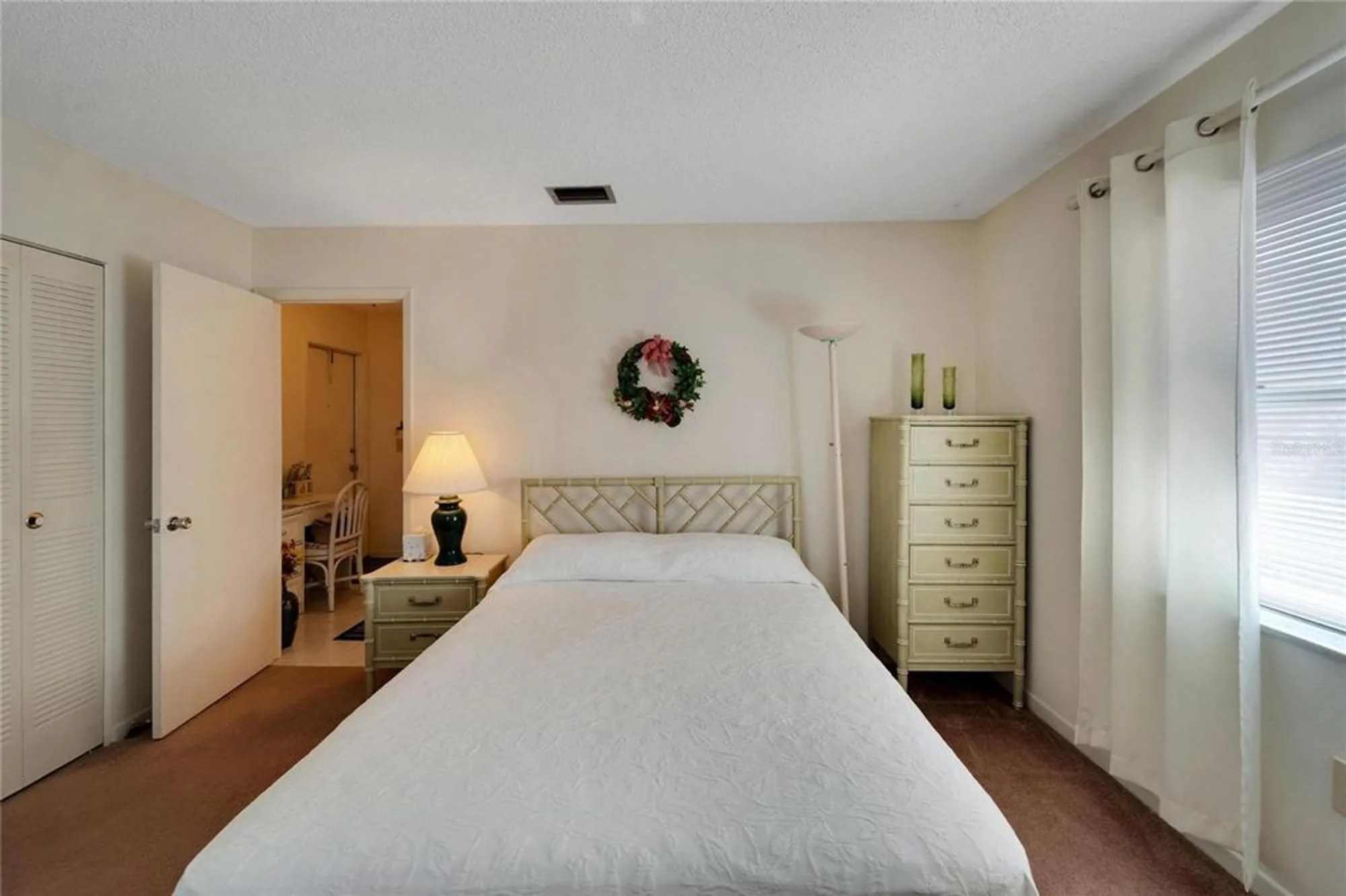 Property Slideshow image 28 of 42 | 612 allegheny dr, Sun City Center, FL, 33573