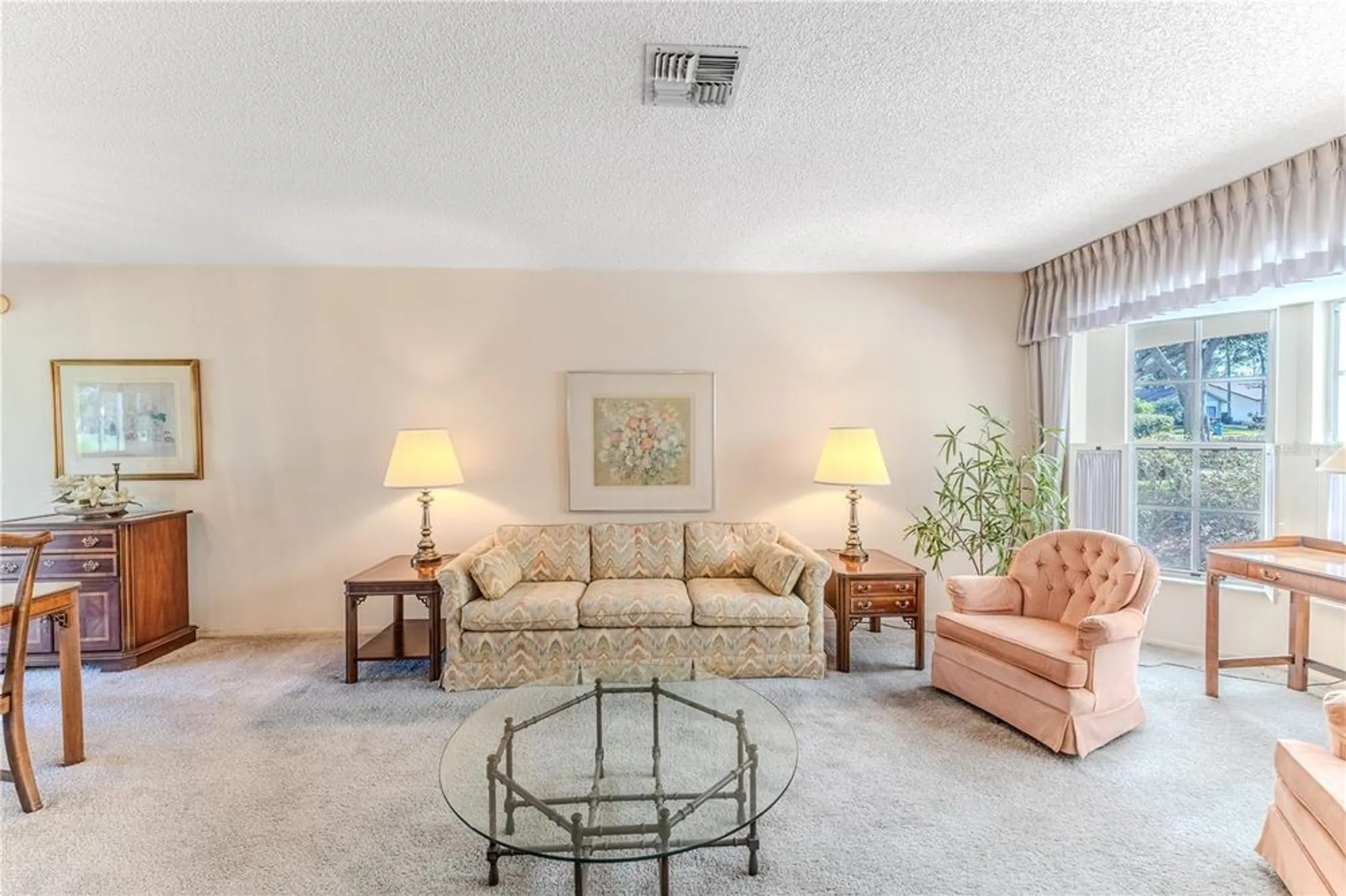 Property Slideshow image 11 of 73 | 2193 timber lodge ln, Spring Hill, FL, 34606