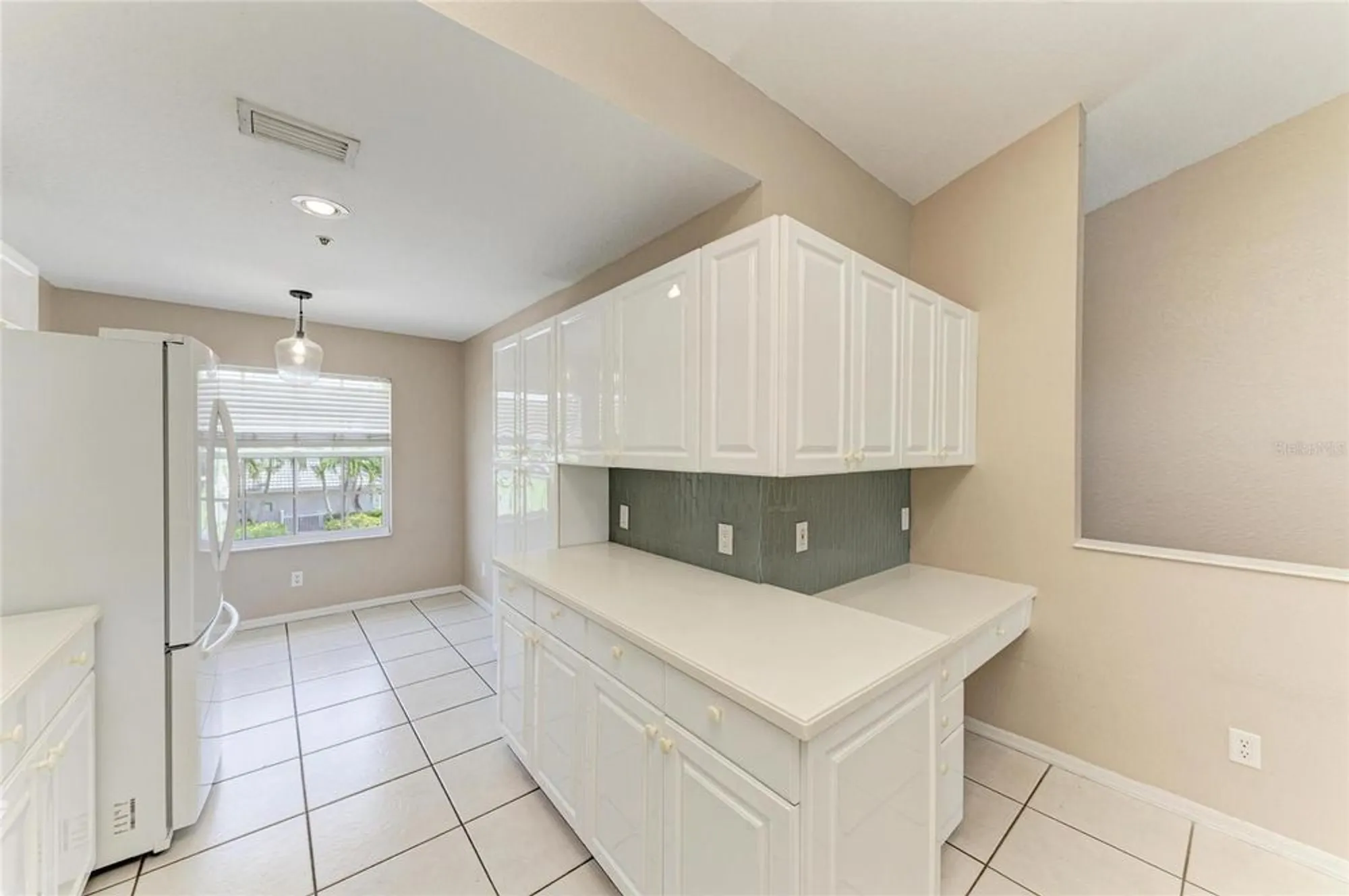 Property Slideshow image 17 of 51 | 6618 pineview ter # 6618, Bradenton, FL, 34203
