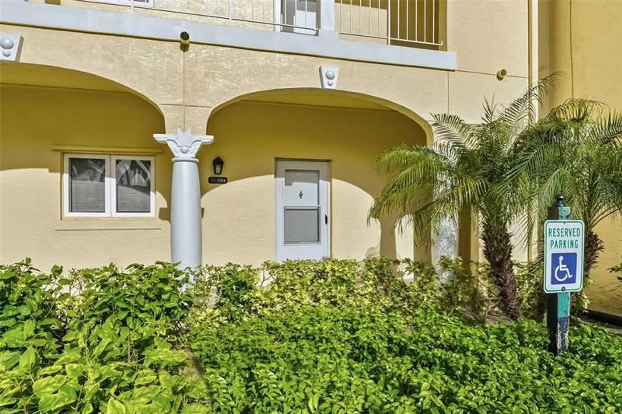Property Slideshow image 4 of 29 | 5060 harmony cir apt 104, Vero Beach, FL, 32967