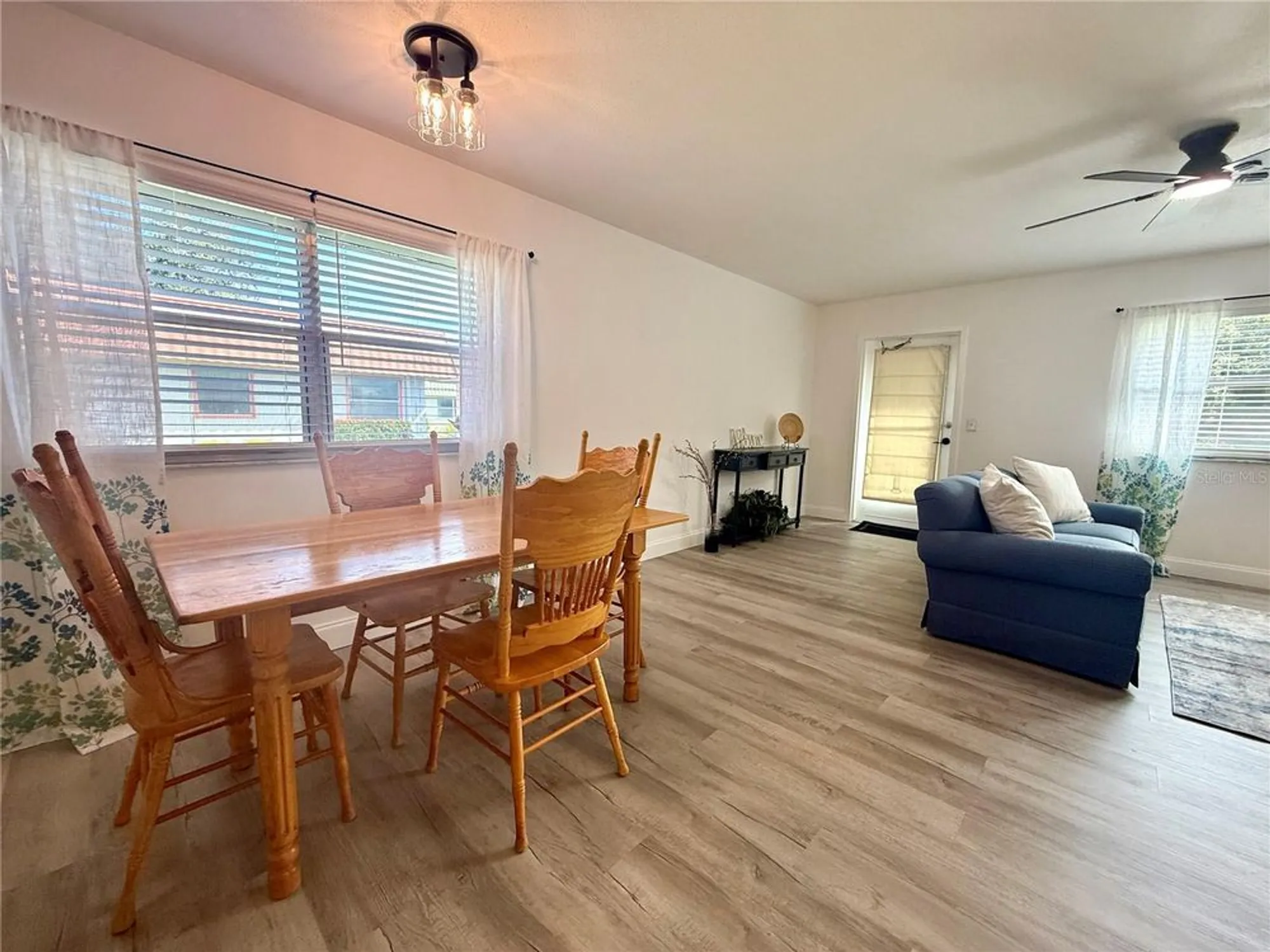 Property Slideshow image 6 of 23 | 1802 bedford ln 7, Sun City Center, FL, 33573