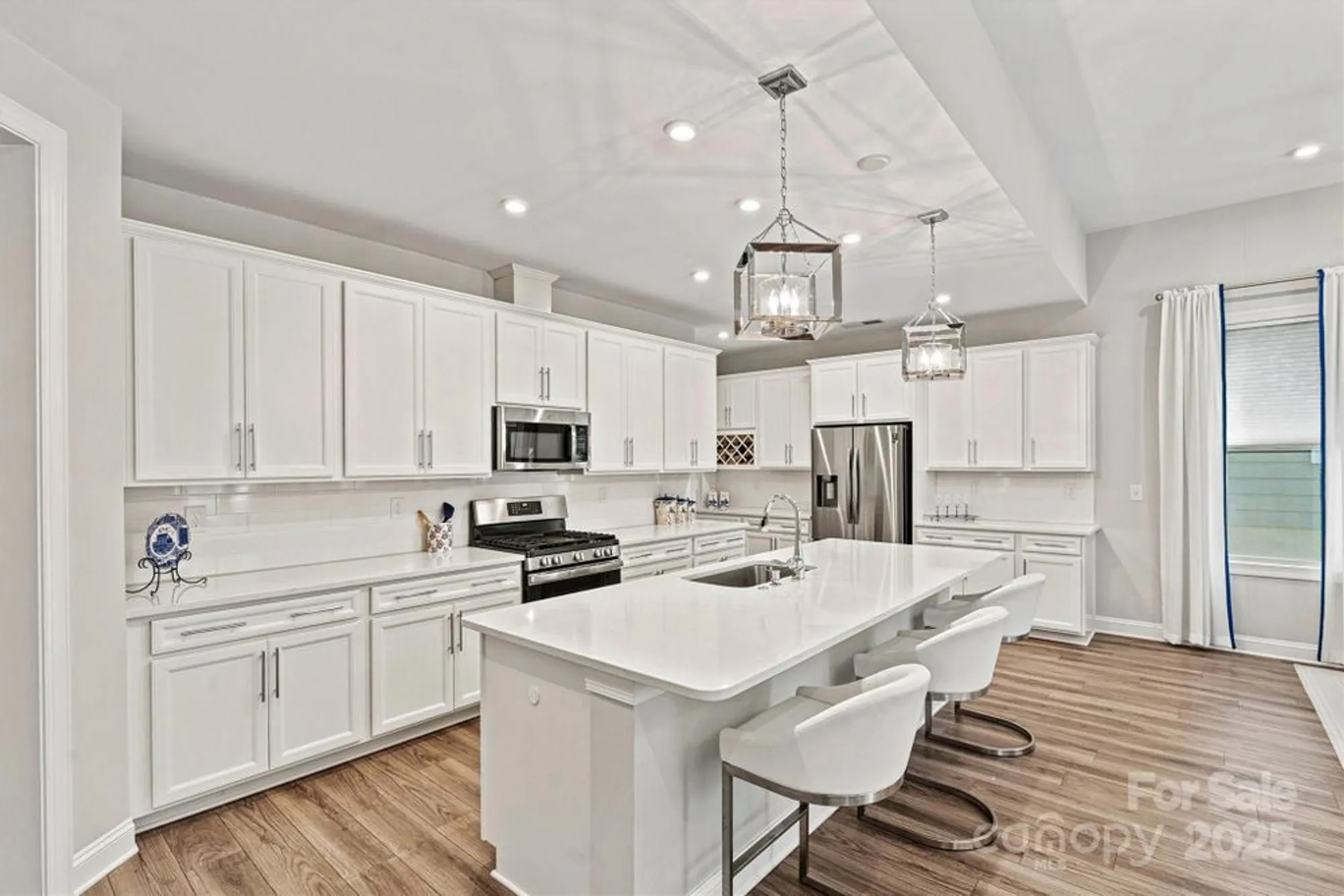 Property Slideshow image 12 of 48 | 12508 old iron ln, Charlotte, NC, 28215