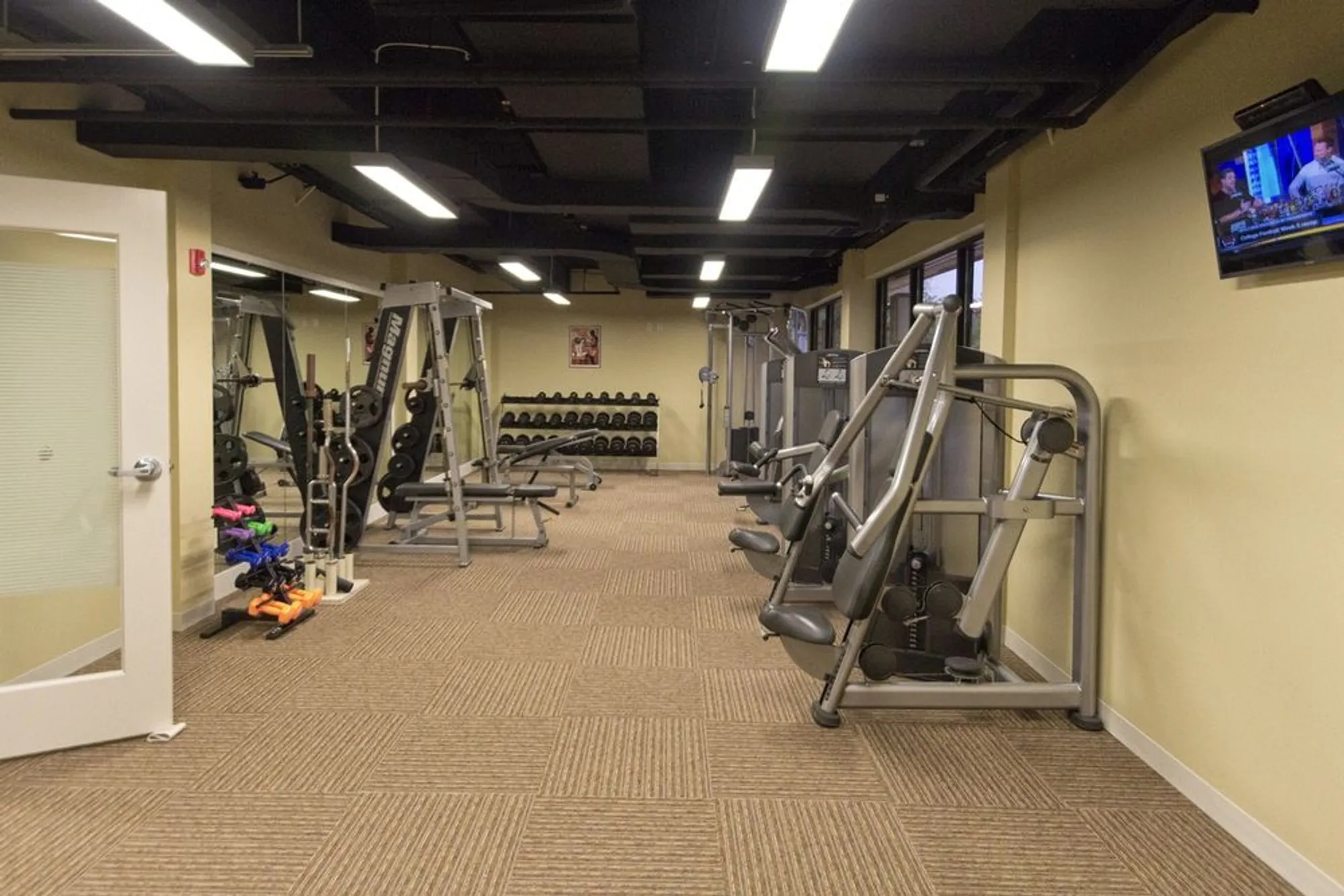 Property Slideshow image 33 of 53 | 668 shoreline rd, Lake Barrington, IL, 60010