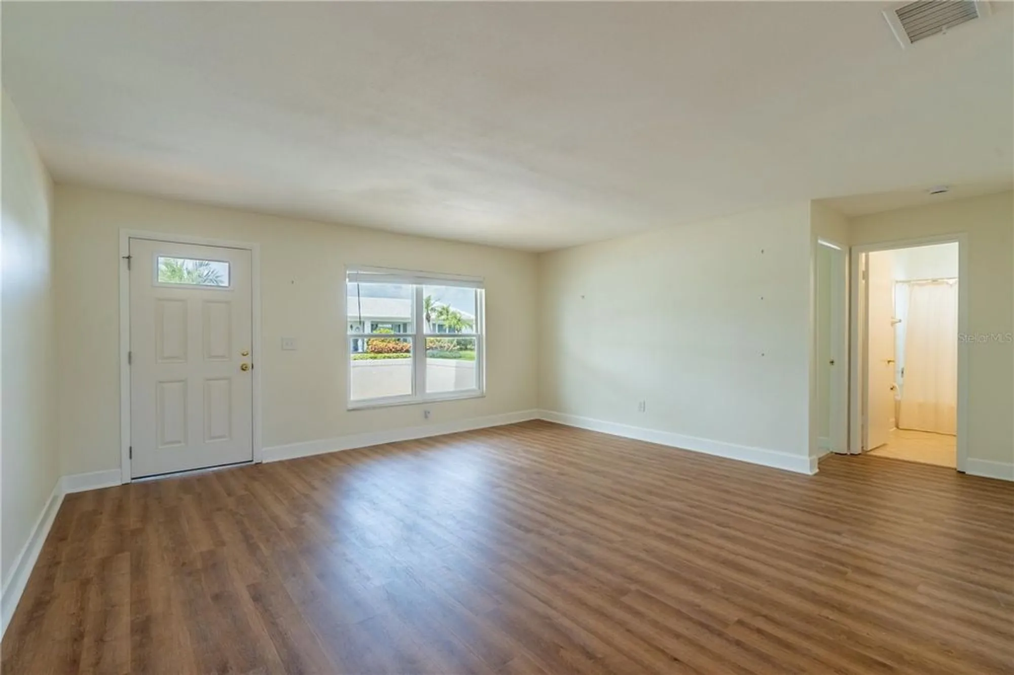 Property Slideshow image 12 of 37 | 9221 40th way n # 5, Pinellas Park, FL, 33782