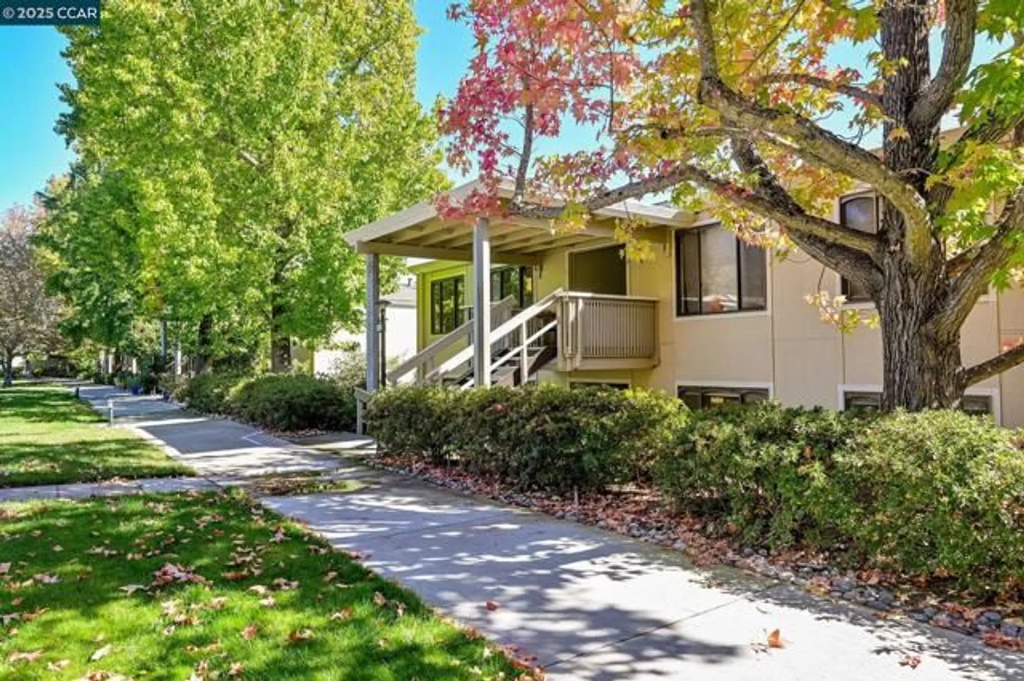 Property Slideshow image 1 of 34 | 2000 golden rain rd 4, Walnut Creek, CA, 94595