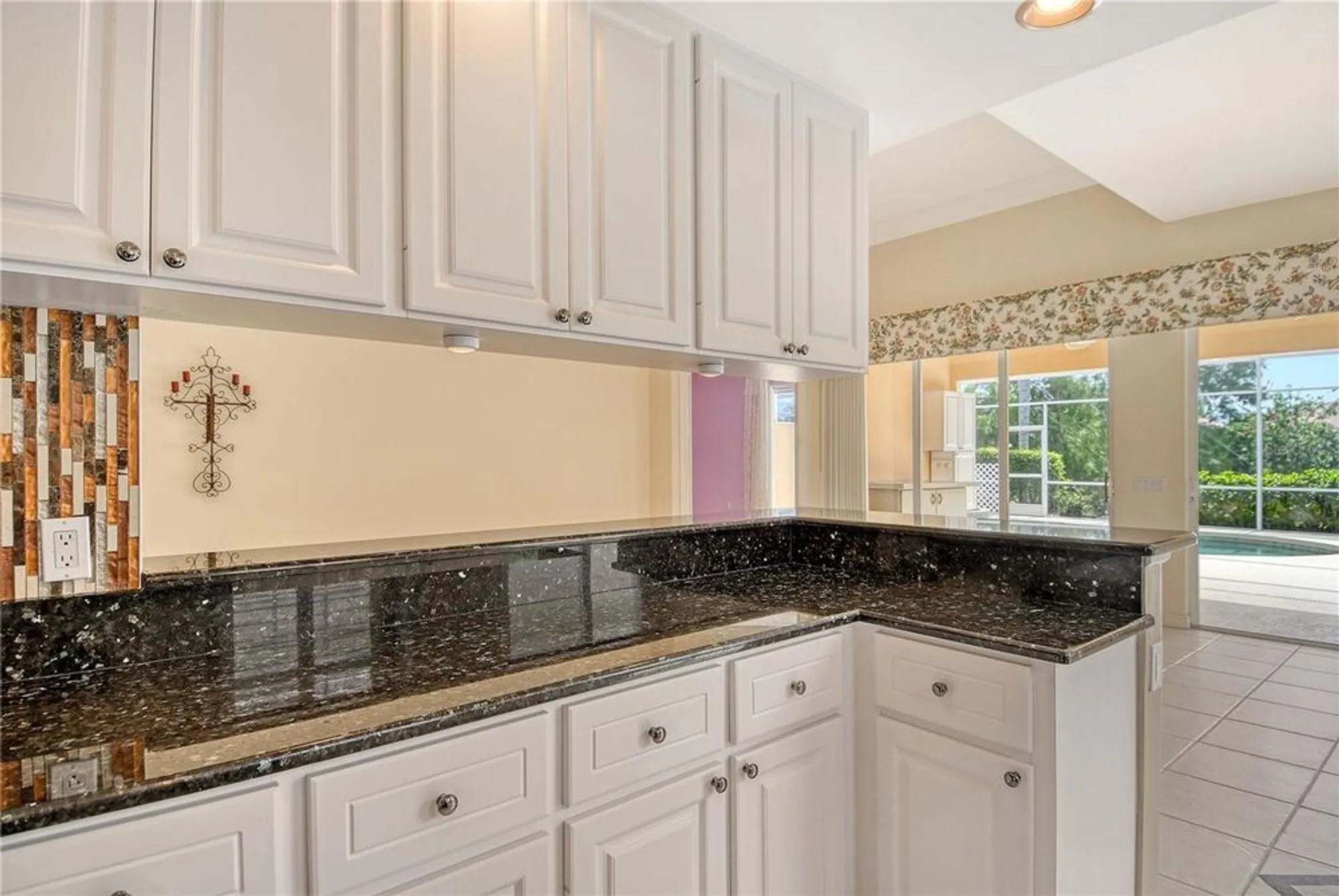 Property Slideshow image 15 of 70 | 5562 octonia pl, Sarasota, FL, 34238