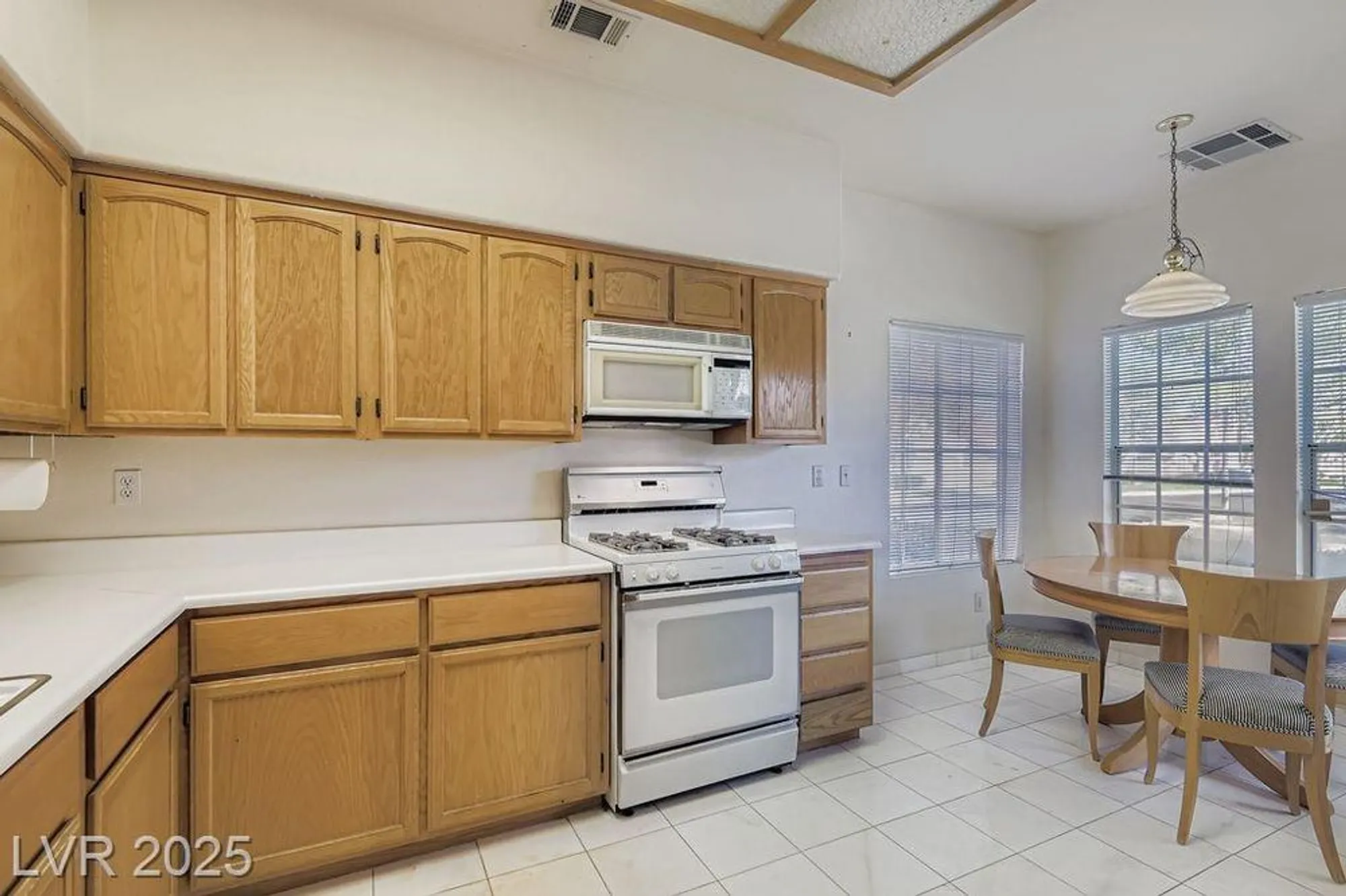 Property Slideshow image 10 of 32 | 4861 alido dr, Las Vegas, NV, 89147