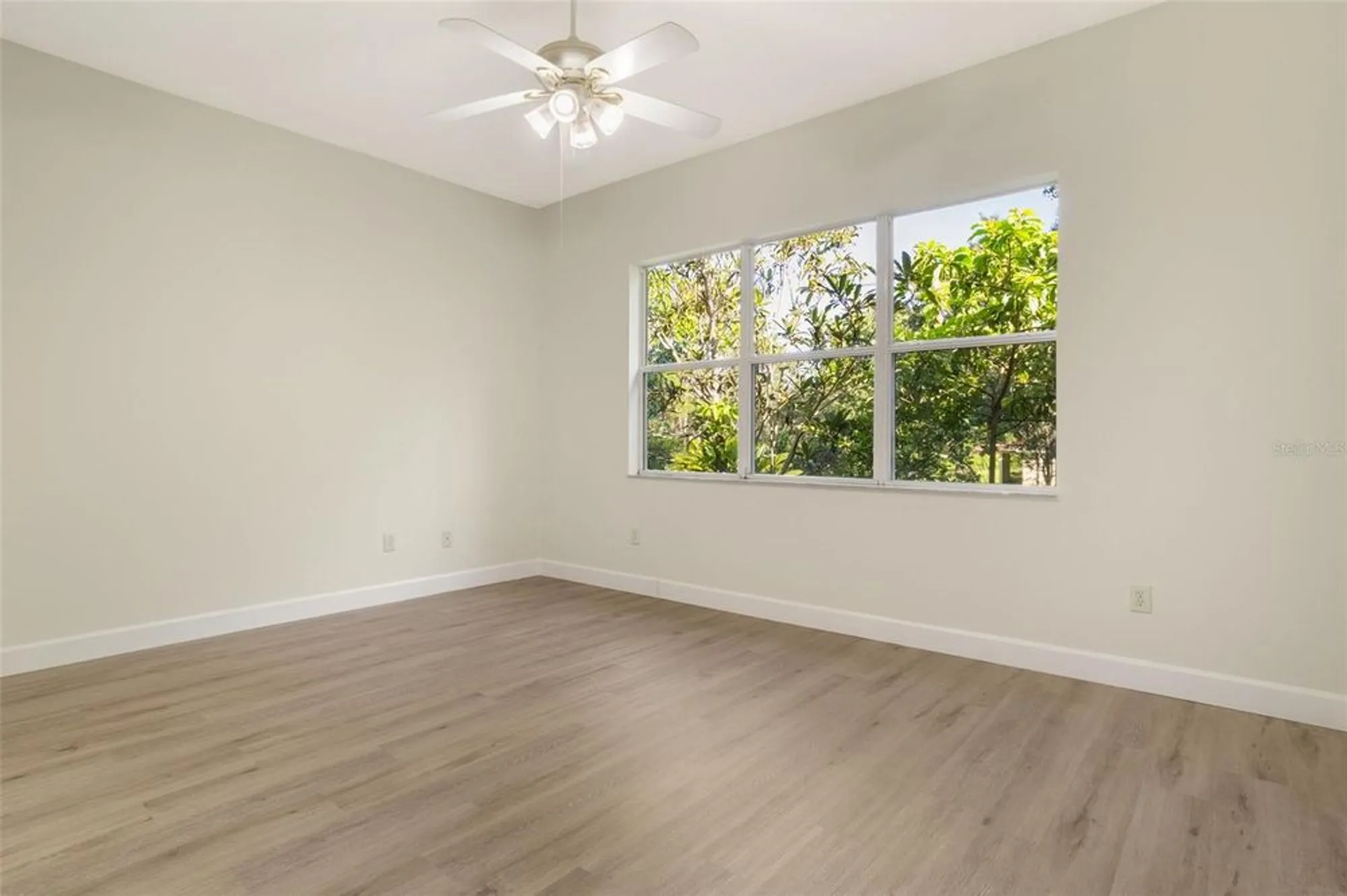 Property Slideshow image 14 of 50 | 103 crescent moon dr, Groveland, FL, 34736