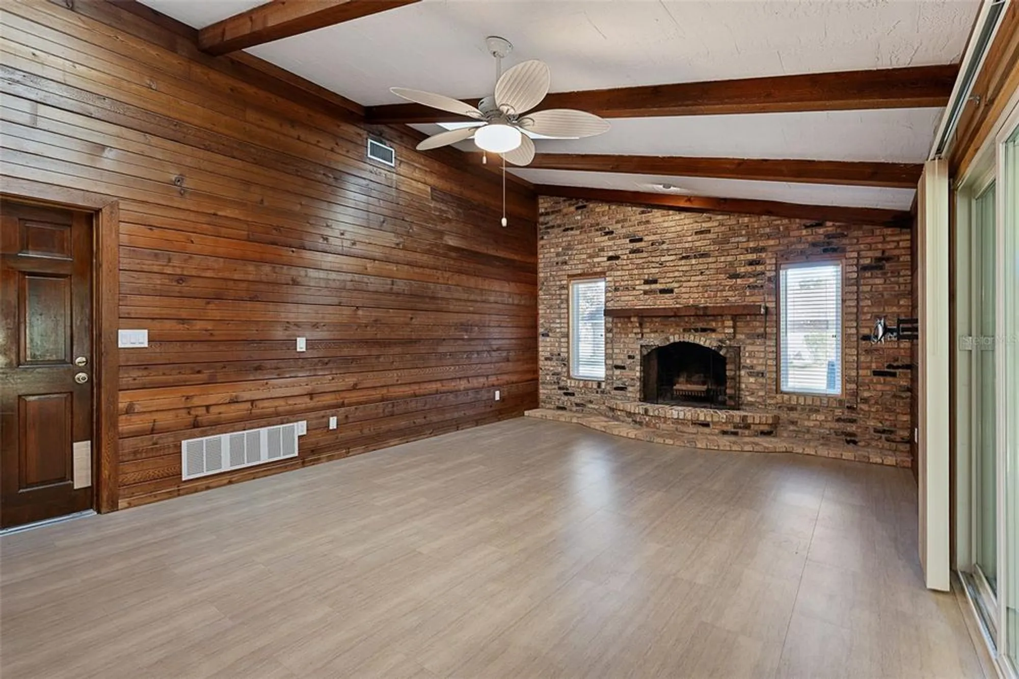 Property Slideshow image 20 of 48 | 521 pelican bay dr, Daytona Beach, FL, 32119