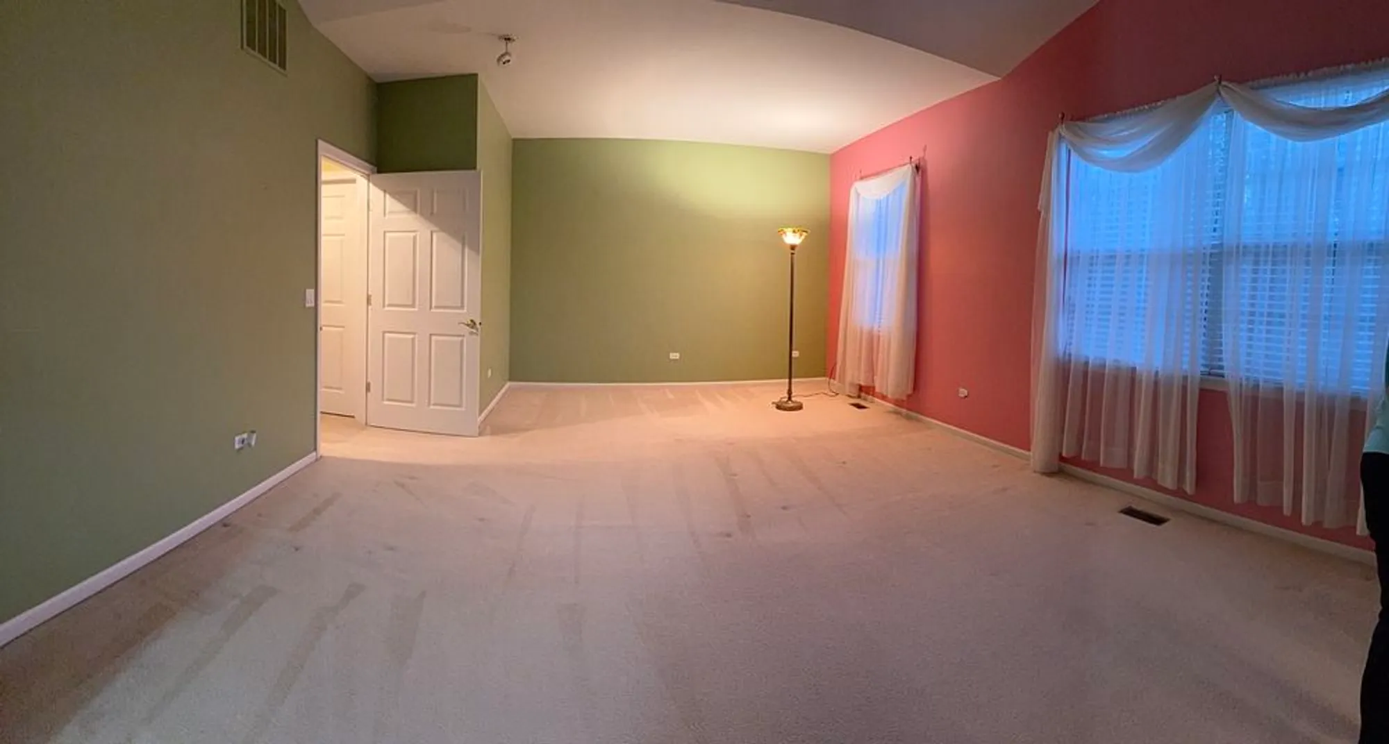 Property Slideshow image 12 of 24 | 21546 victory lake way, Crest Hill, IL, 60403