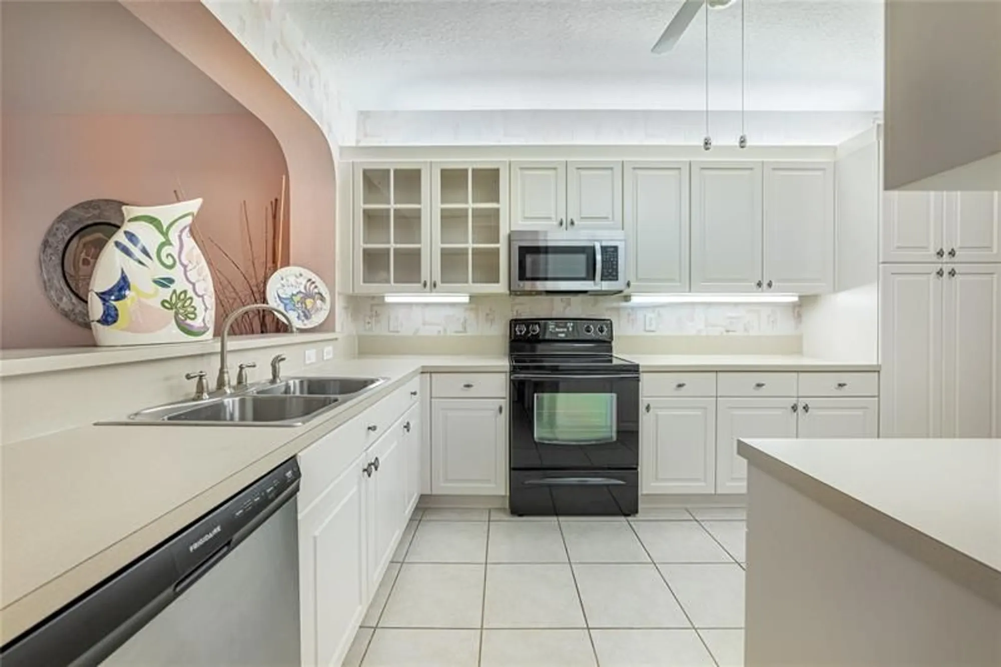 Property Slideshow image 8 of 39 | 7739 southampton ter 202, Tamarac, FL, 33321