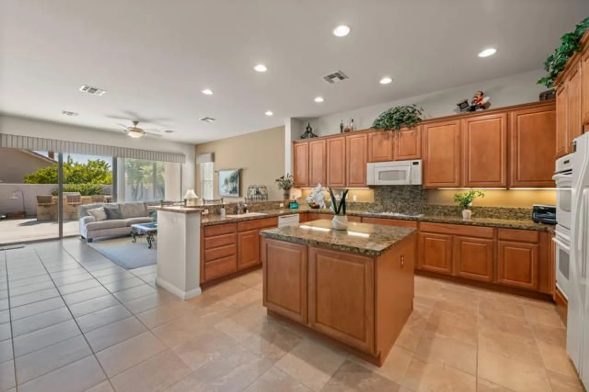 Property Slideshow image 10 of 78 | 80790 camino san lucas, Indio, CA, 92203
