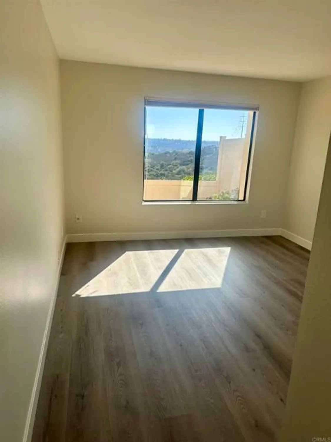 Property Slideshow image 5 of 19 | 245 fairlee ln, Encinitas, CA, 92024