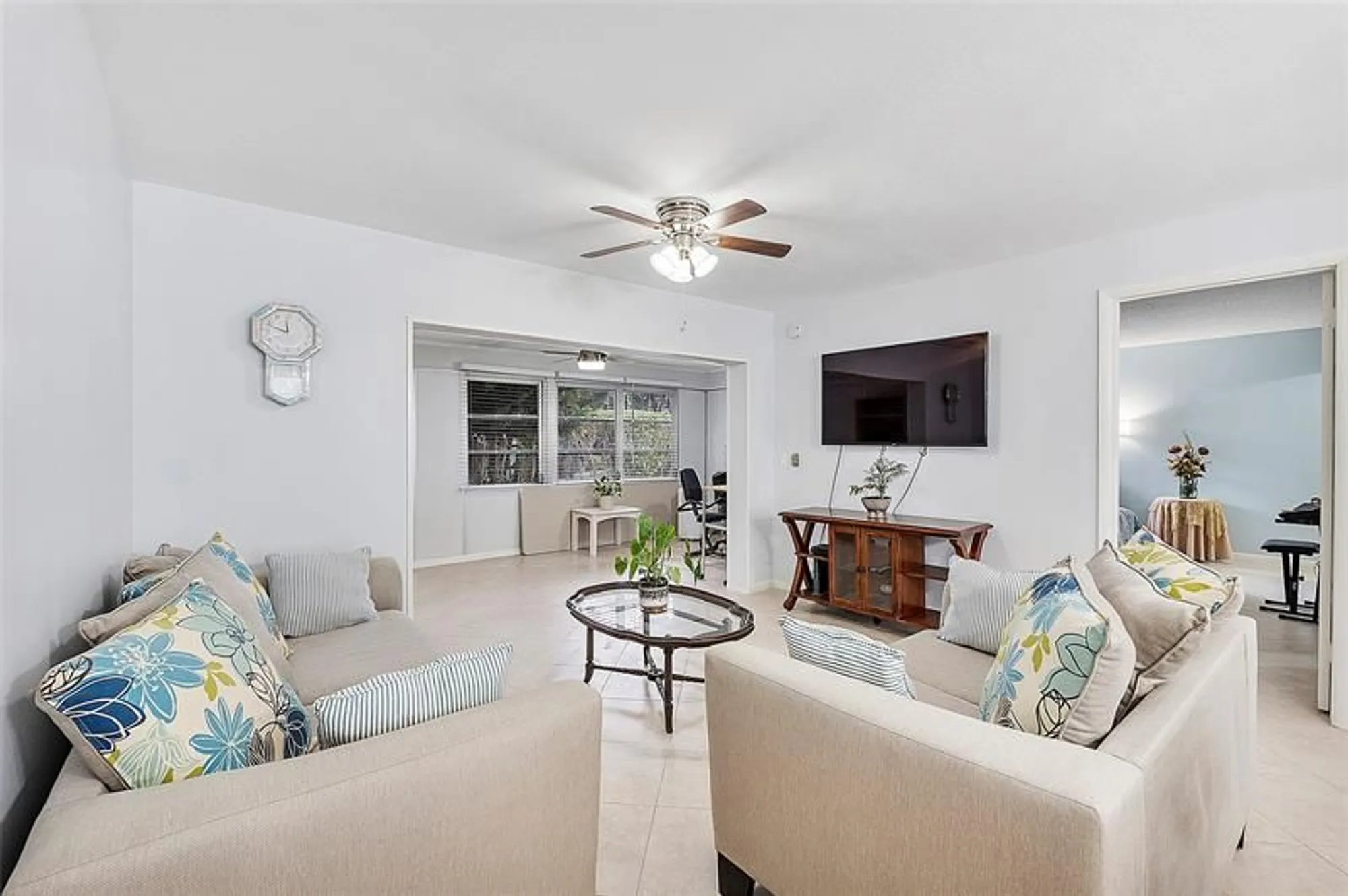 Property Slideshow image 4 of 27 | 393 bennington ln # 393, Lake Worth, FL, 33467