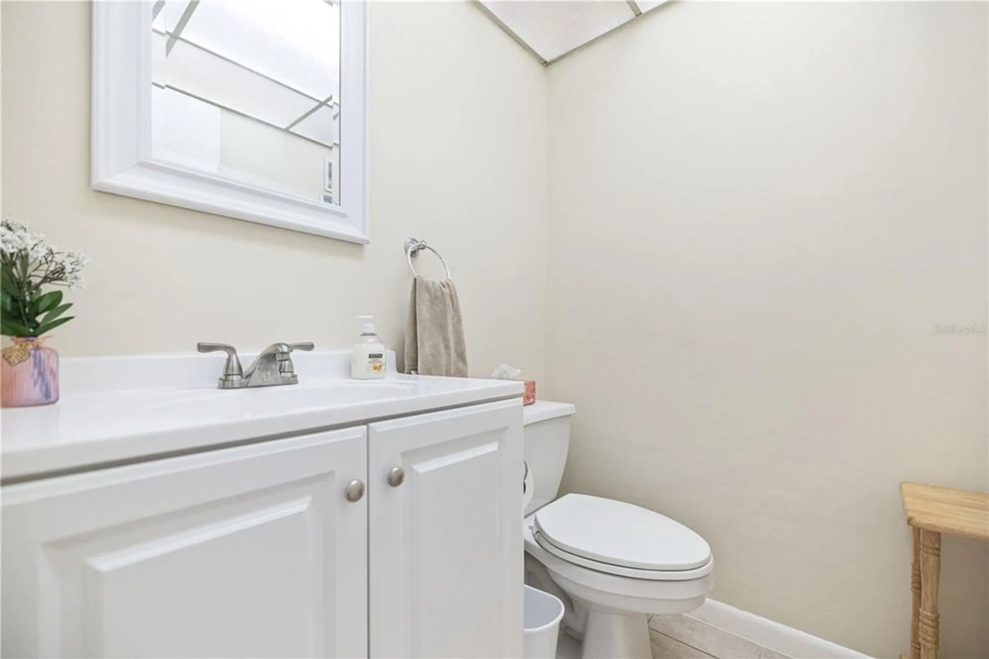 Property Slideshow image 14 of 29 | 19029 us highway 19 n apt 3-1, Clearwater, FL, 33764